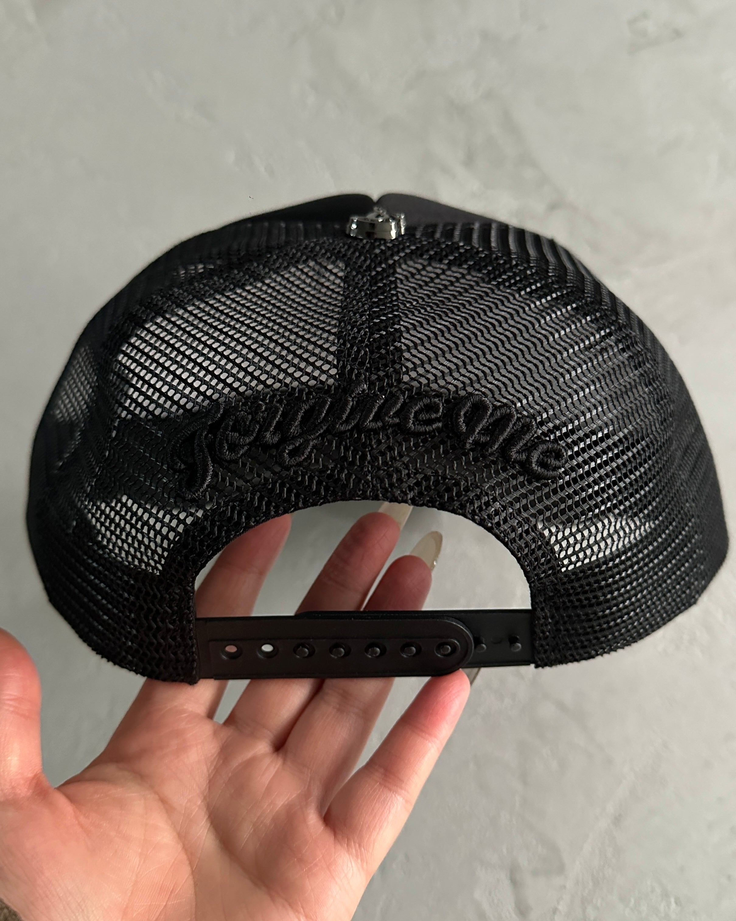 Syna World Rope Trucker Hat – BLACK