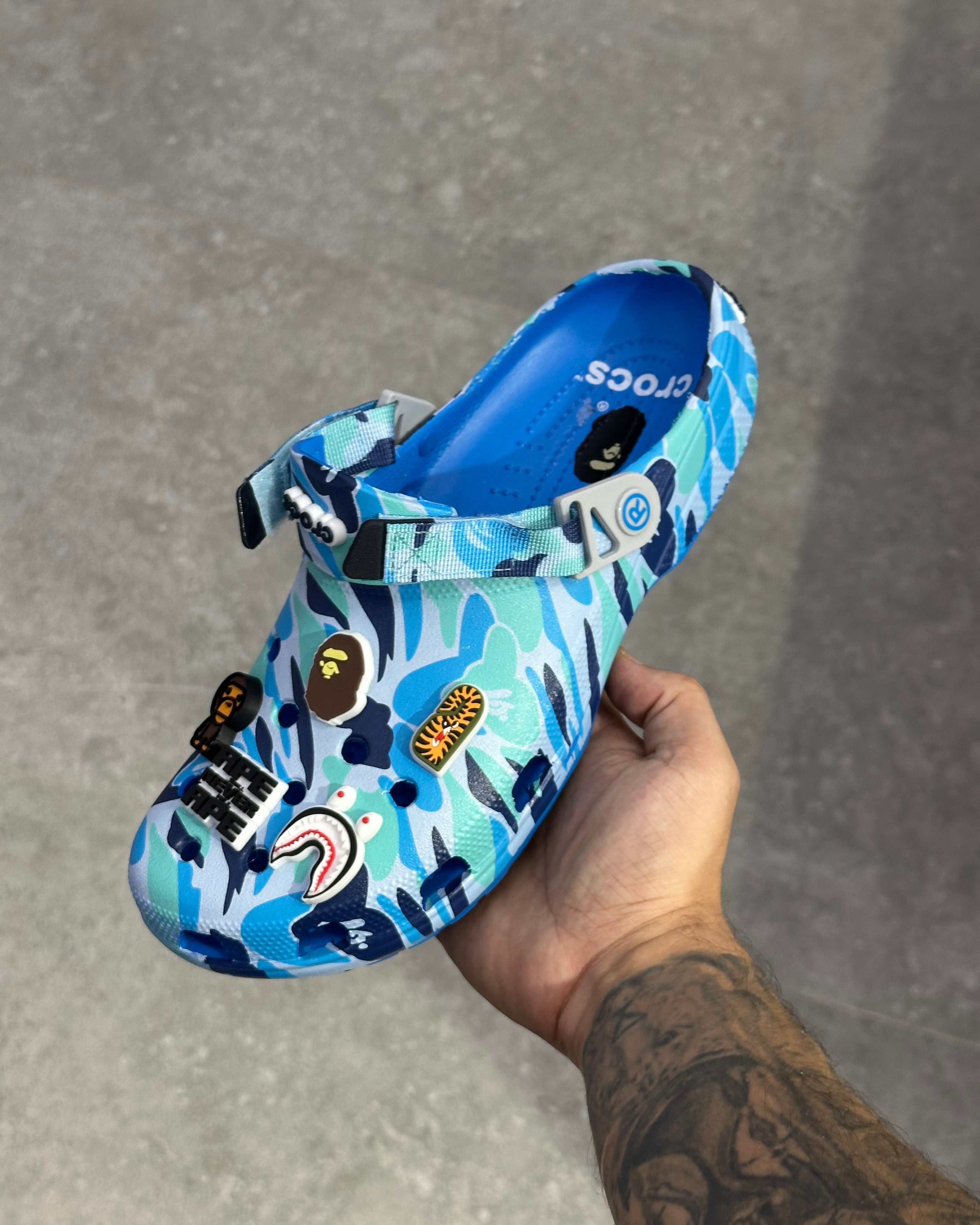 Crocs X A Bathing Ape ABC
Camo - Bleu