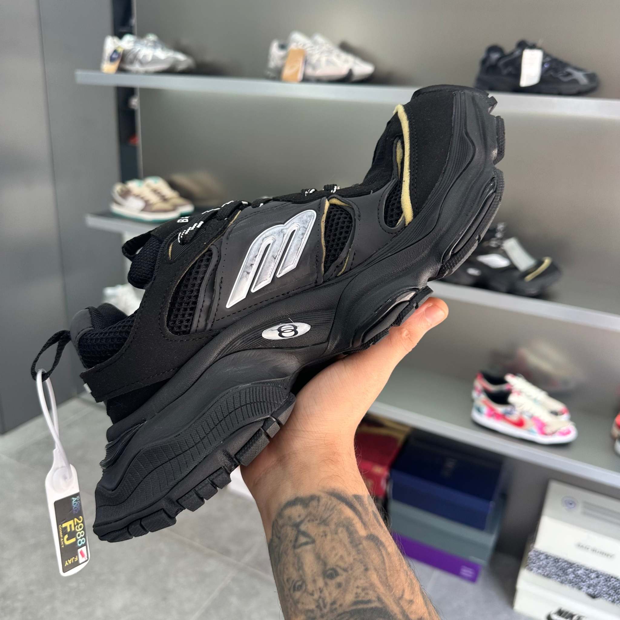 Balenciaga Cargo Sneaker Black - MAGIC CITY