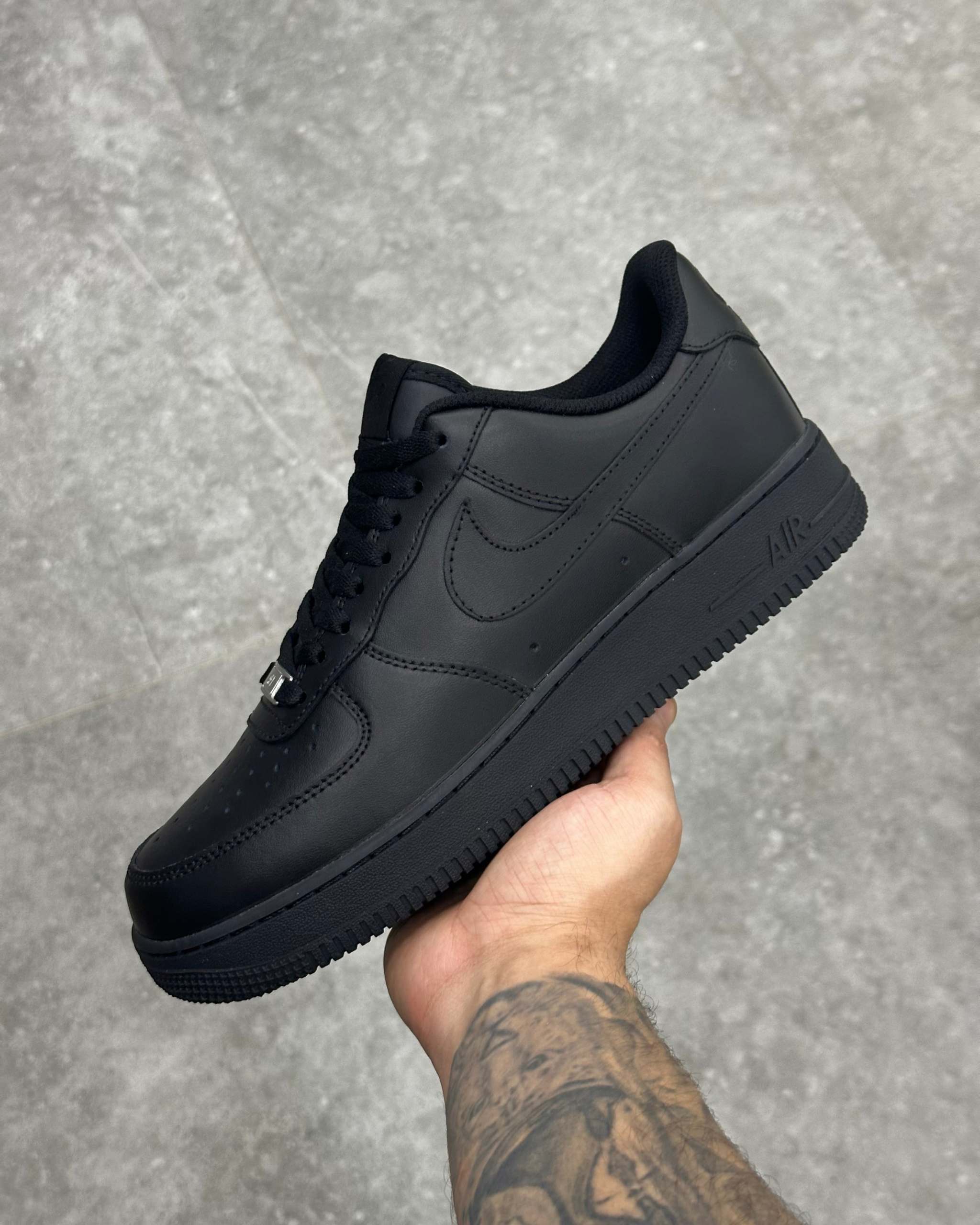 Nìke Airforce 1 Triple black