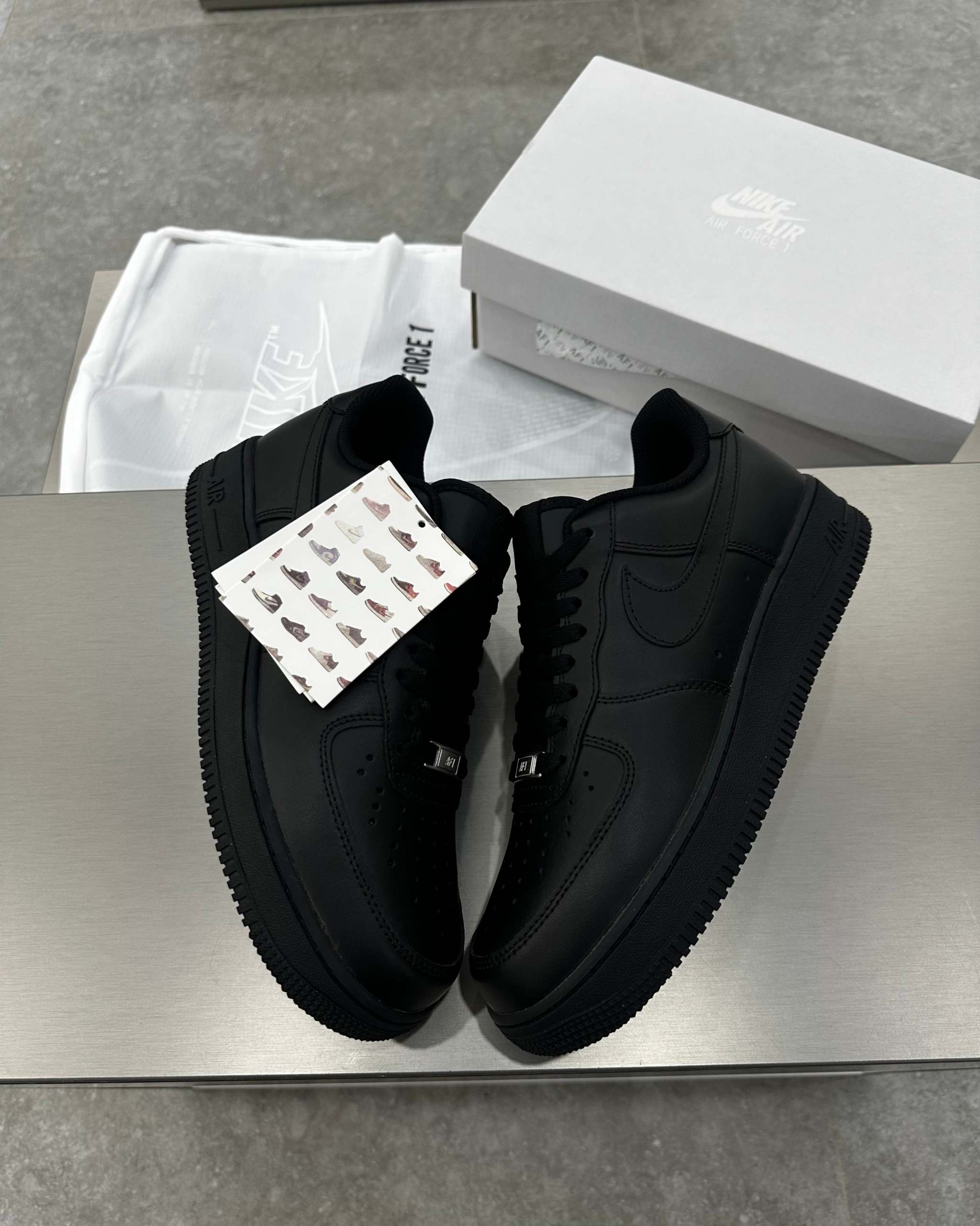 Nìke Airforce 1 Triple black