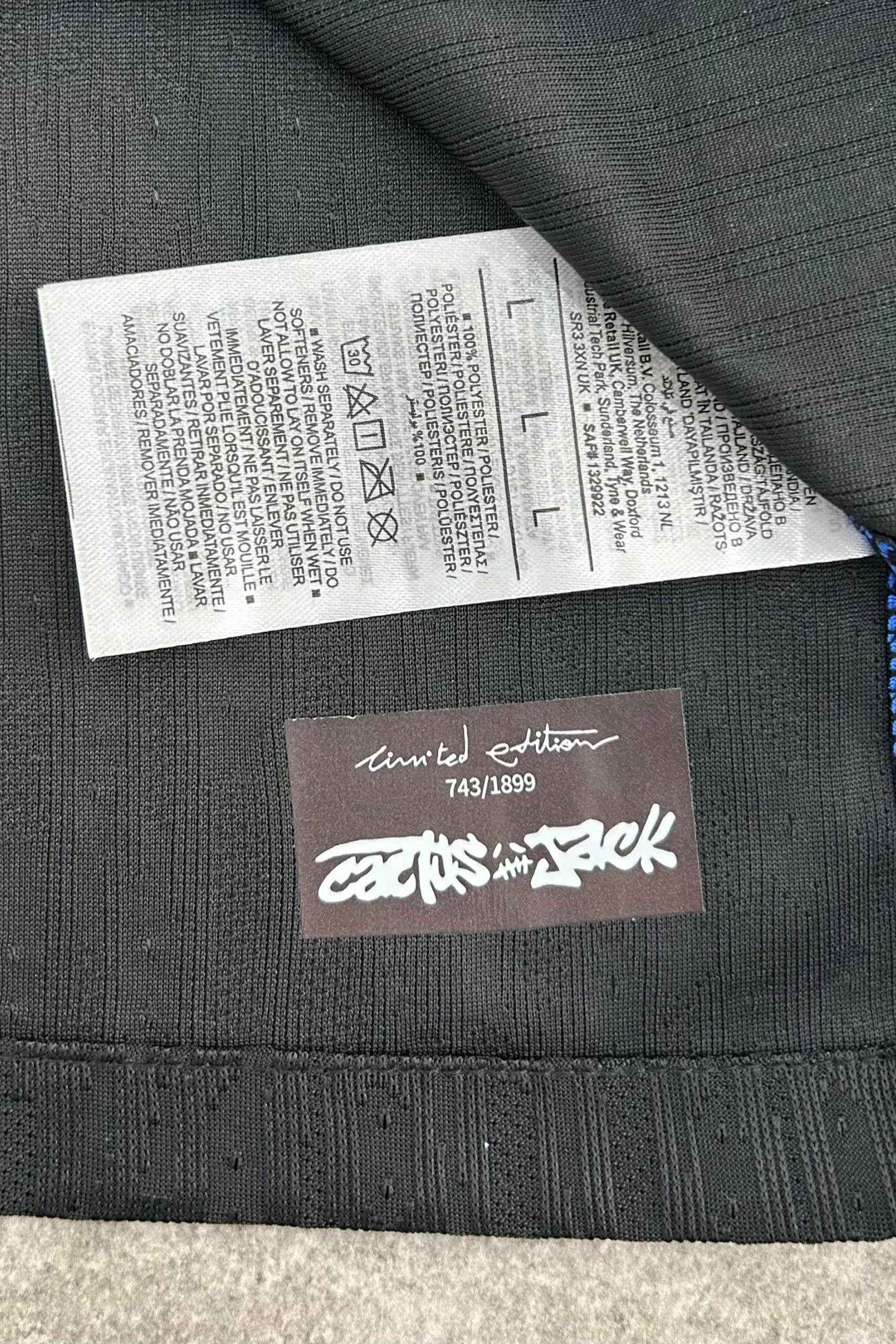 FC Barcelona × Travis Scott Limited
Edition Black 2025 - MAGIC CITY