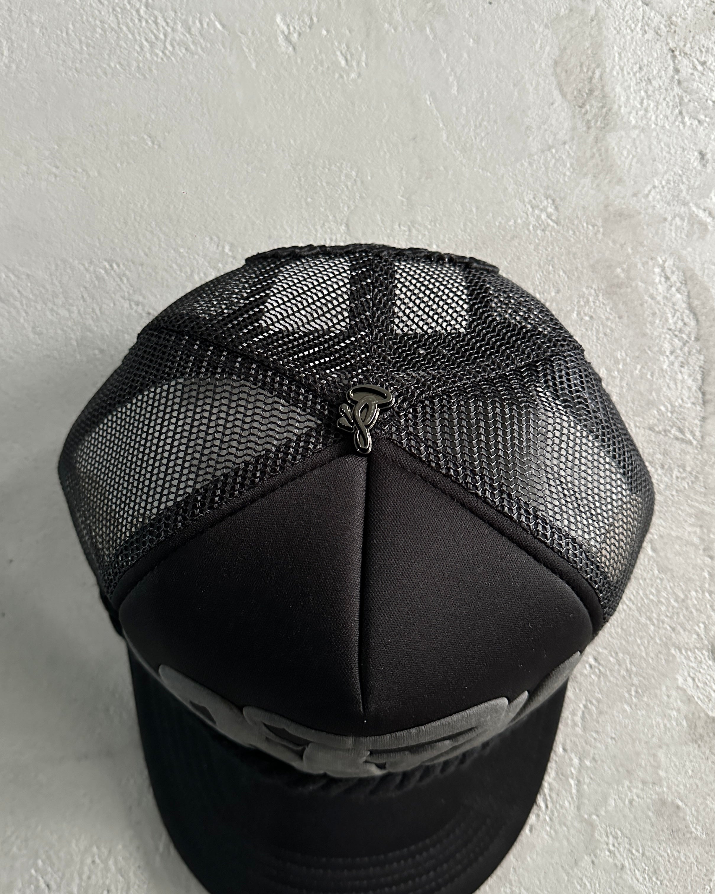 Syna World Rope Trucker Hat – BLACK
