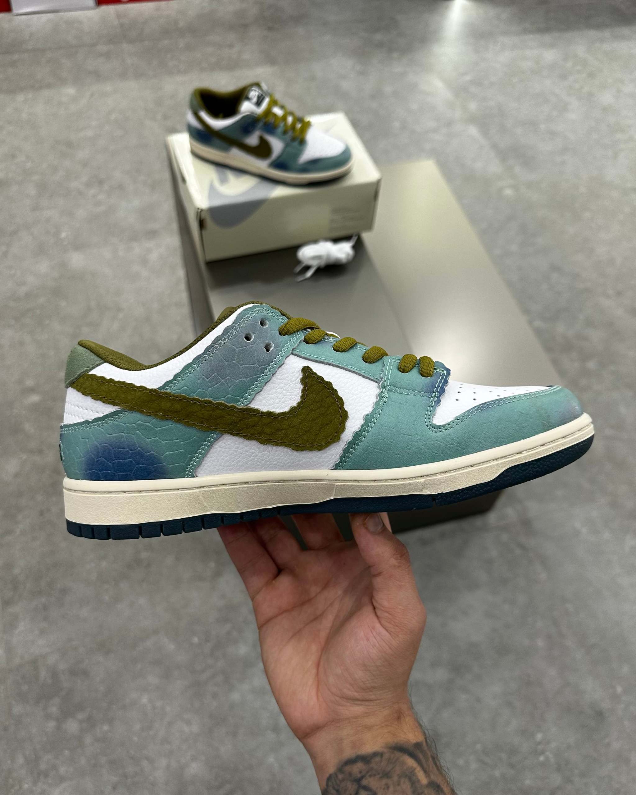 NÍKE SB Dunk Low Alexis Sablone Chameleon
