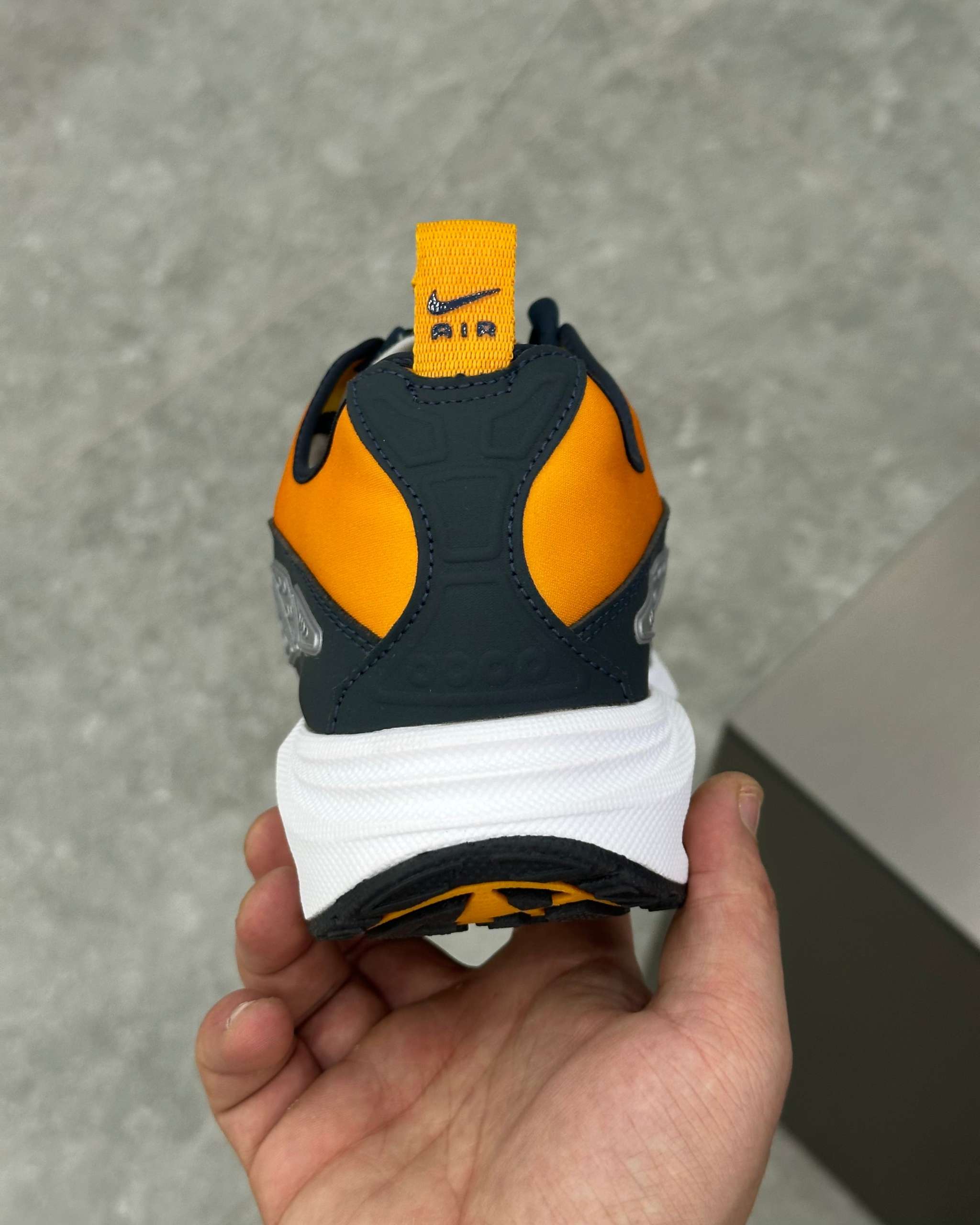 AıR Max SNDR 'Canyon Gold and Deep Ocean'