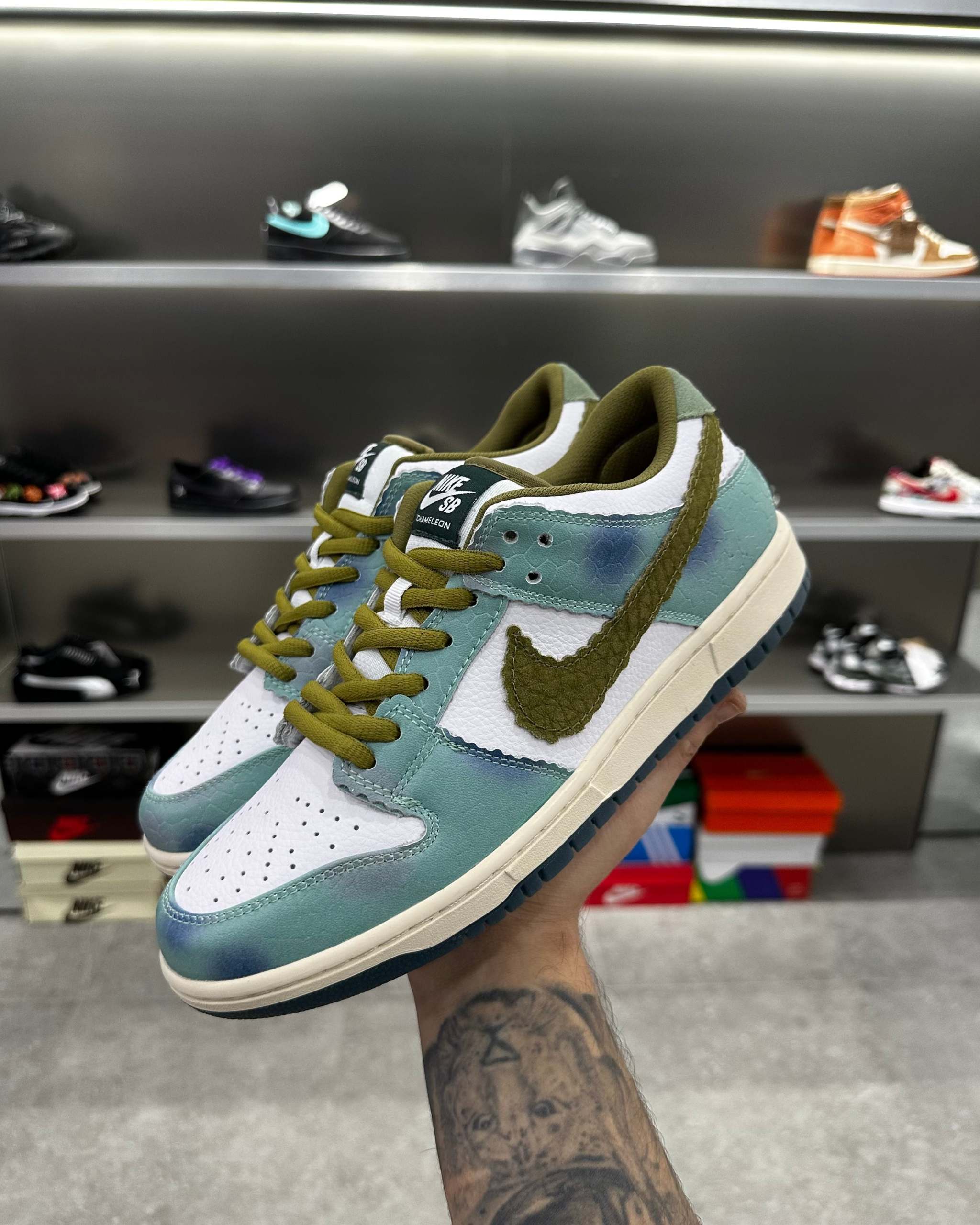 NÍKE SB Dunk Low Alexis Sablone Chameleon