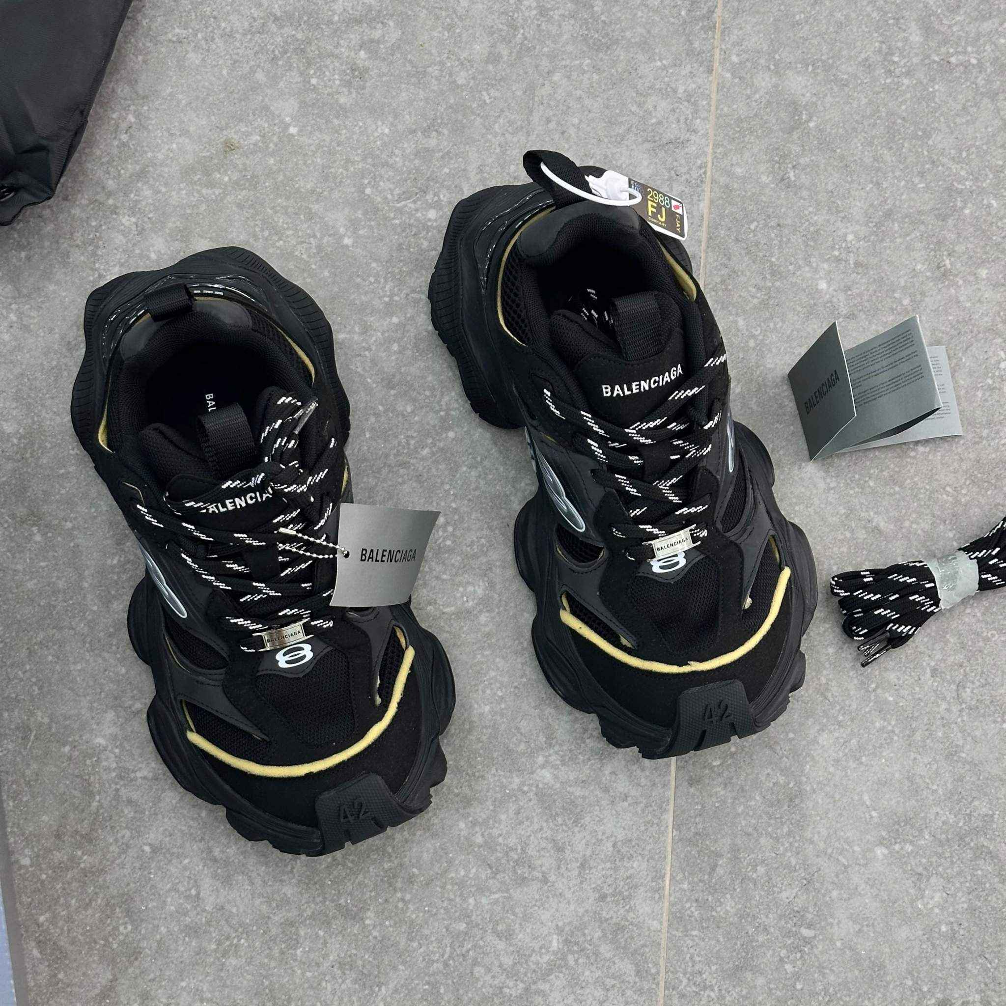 Balenciaga Cargo Sneaker Black - MAGIC CITY