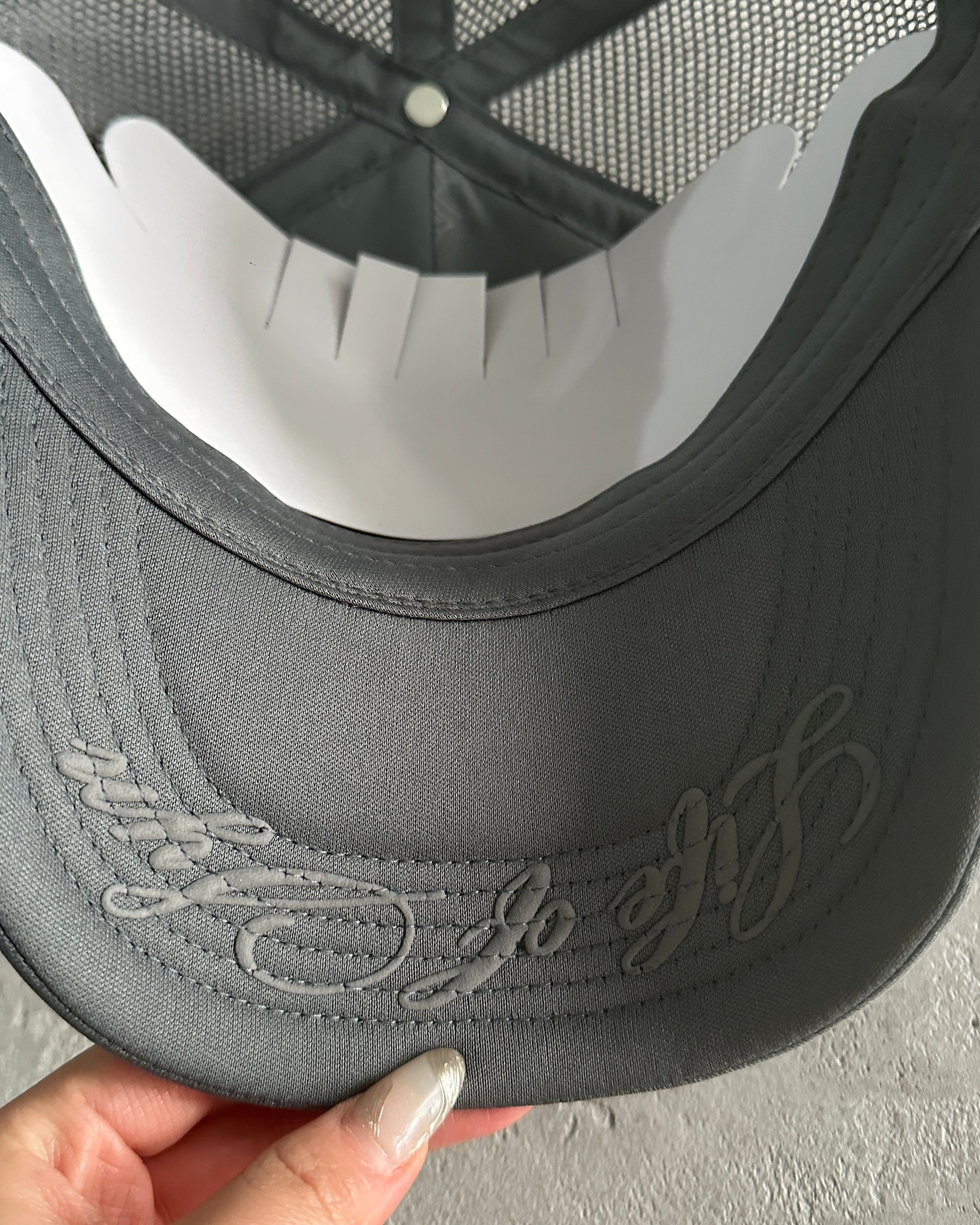 Syna World Rope Trucker Hat – Grey