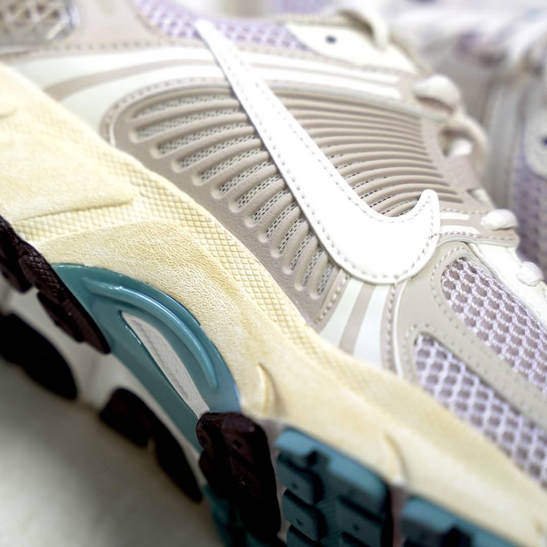 Nike Zoom Vomero 5 Oatmeal