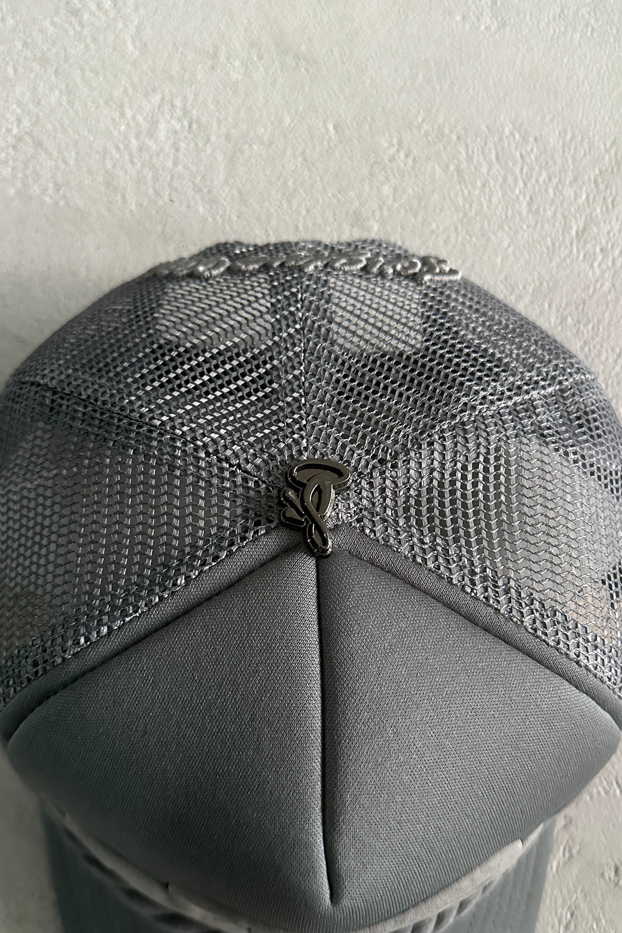 Syna World Rope Trucker Hat – Grey - MAGIC CITY