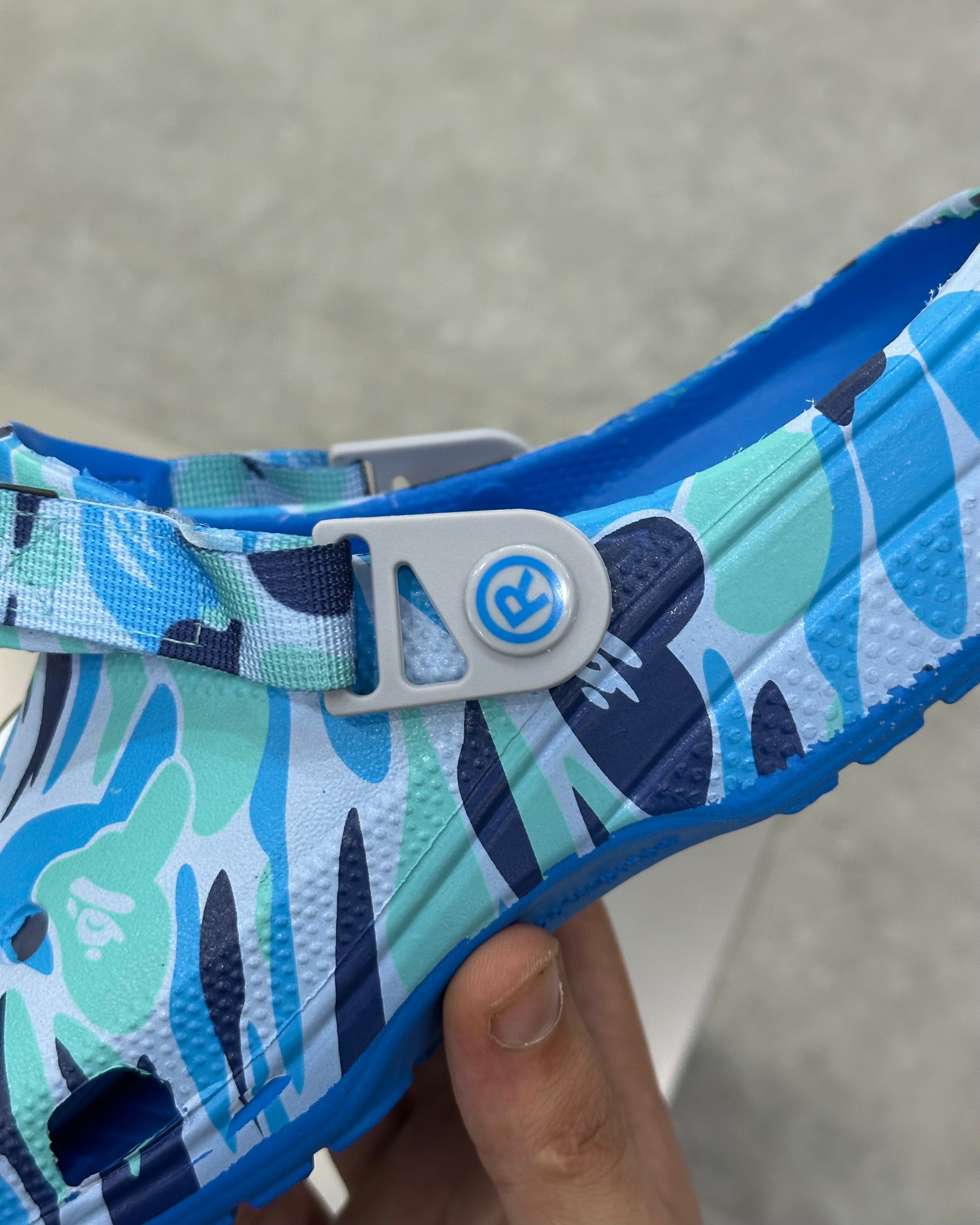 Crocs X A Bathing Ape ABC
Camo - Bleu