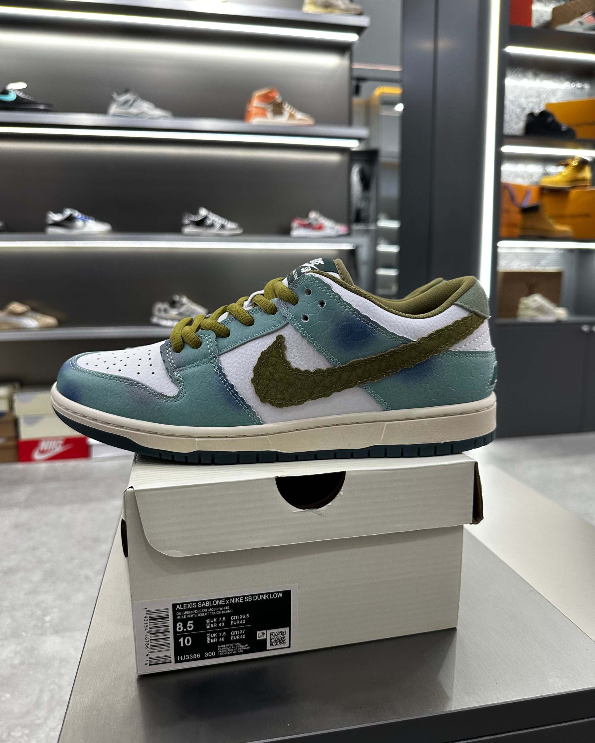 NÍKE SB Dunk Low Alexis Sablone Chameleon