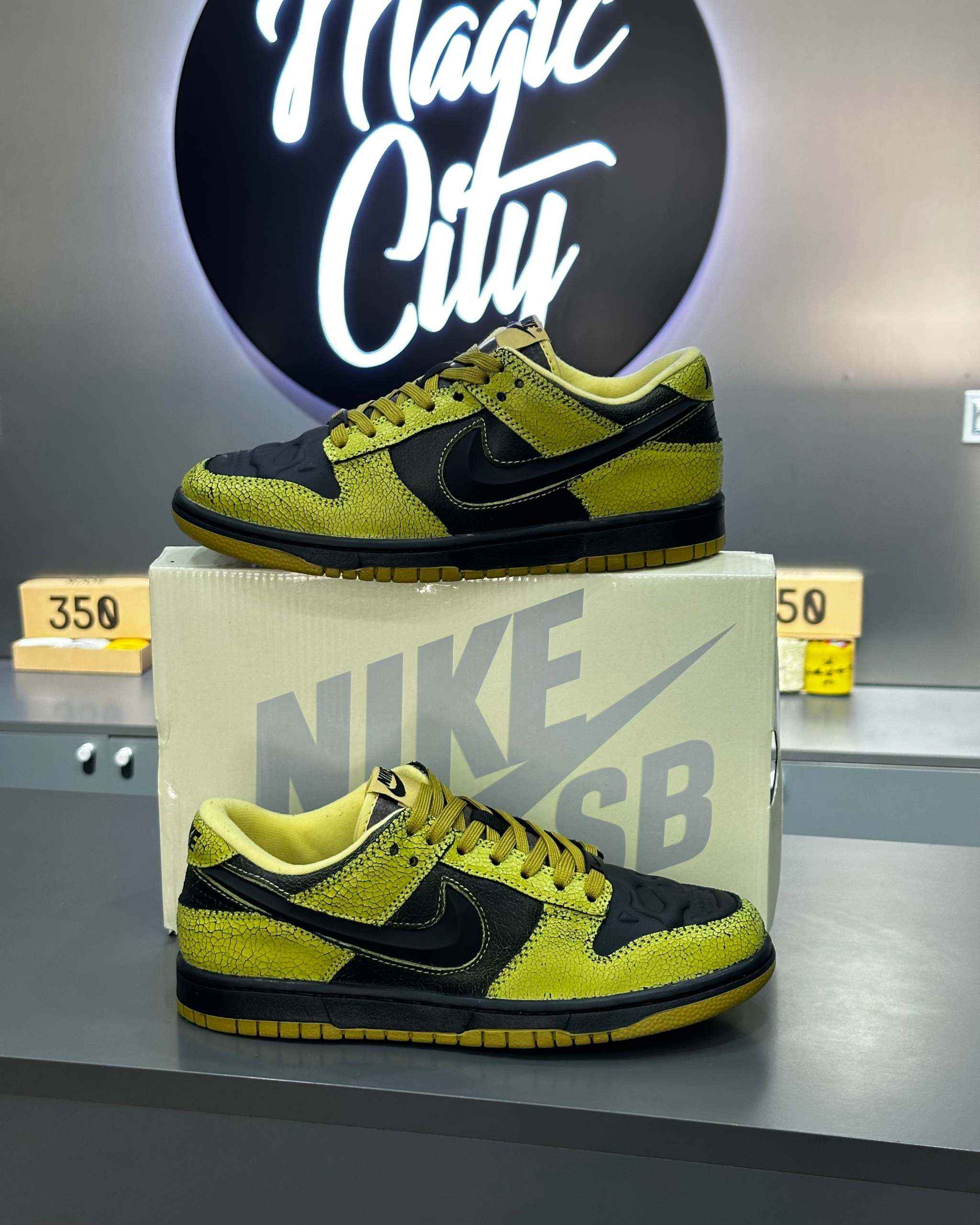 Níke Dunk Low Retro QS Halloween
Skull - MAGIC CITY