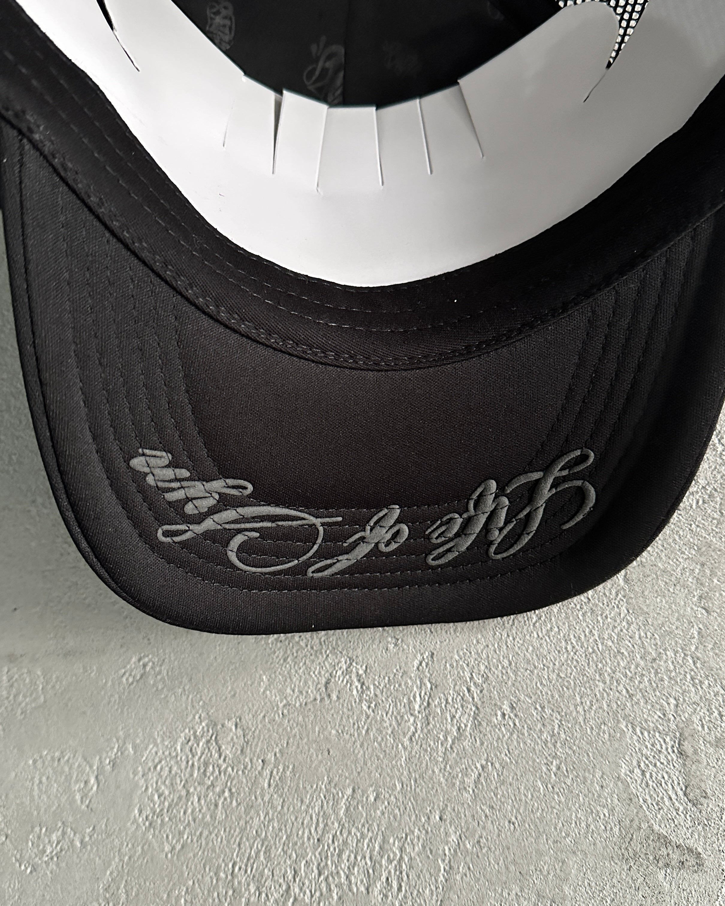 Syna World Rope Trucker Hat – BLACK
