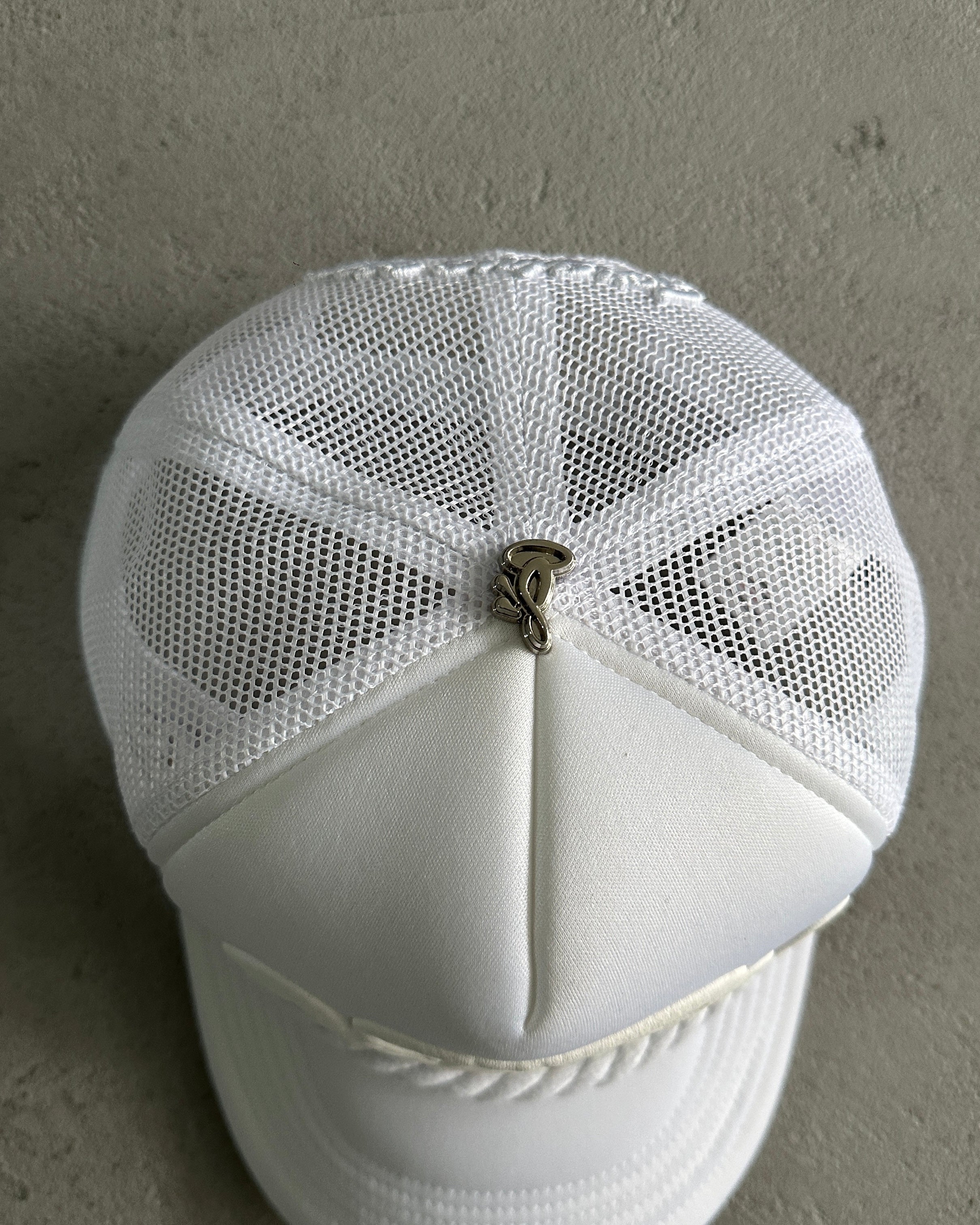 Syna World Rope Trucker Hat – White