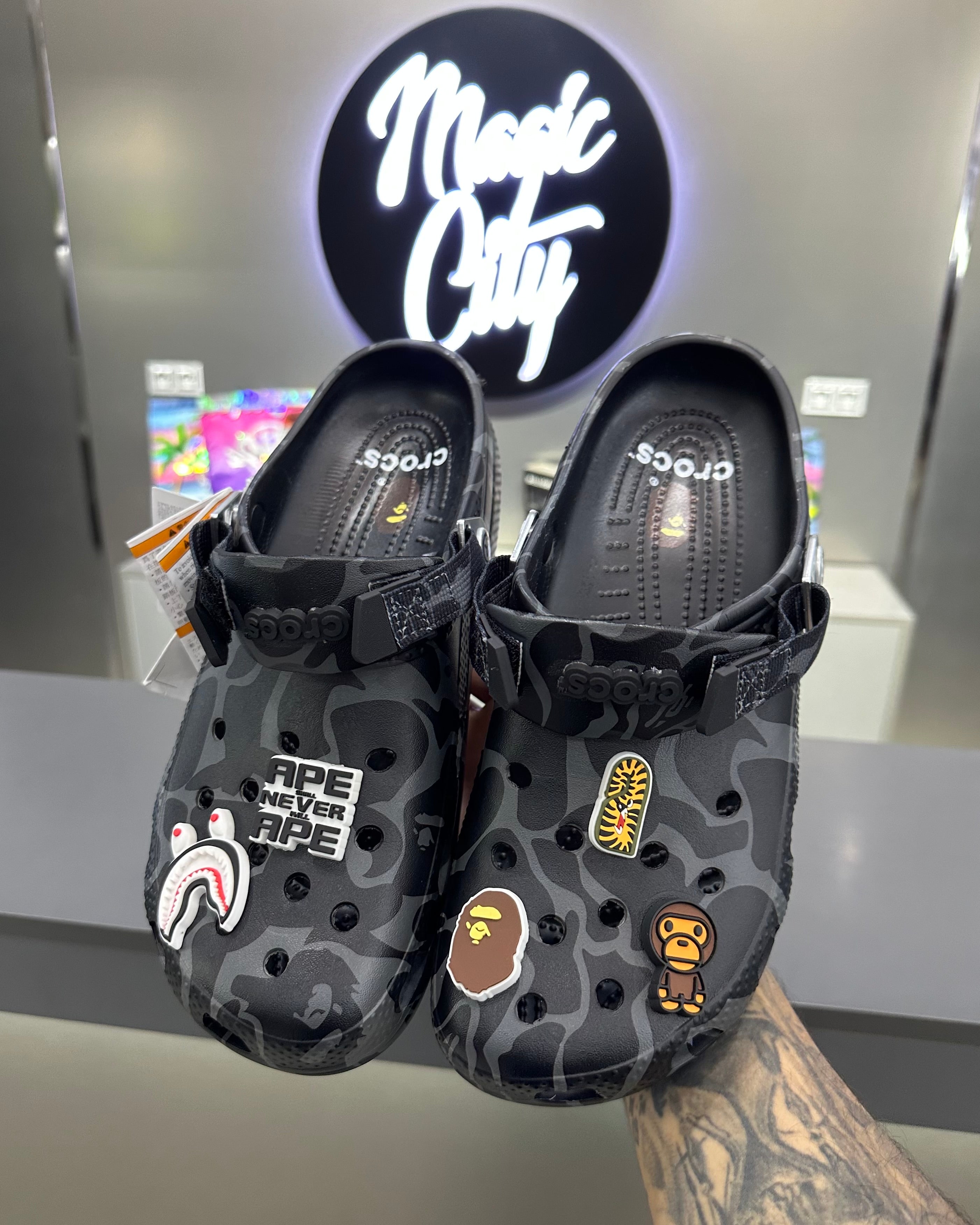 Crocs X A Bathing Ape ABC
Camo Black (Friends & Family)