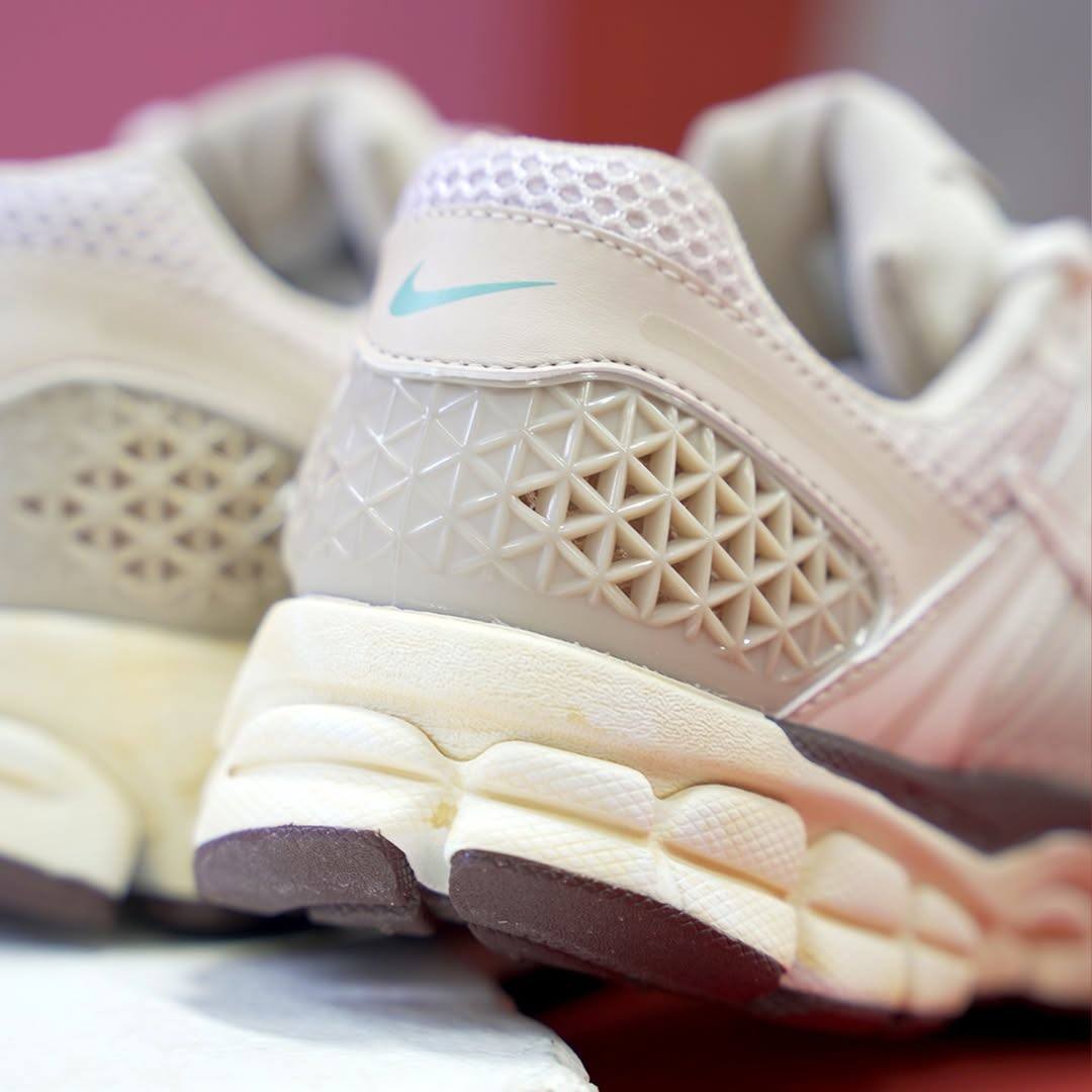 Nike Zoom Vomero 5 Oatmeal