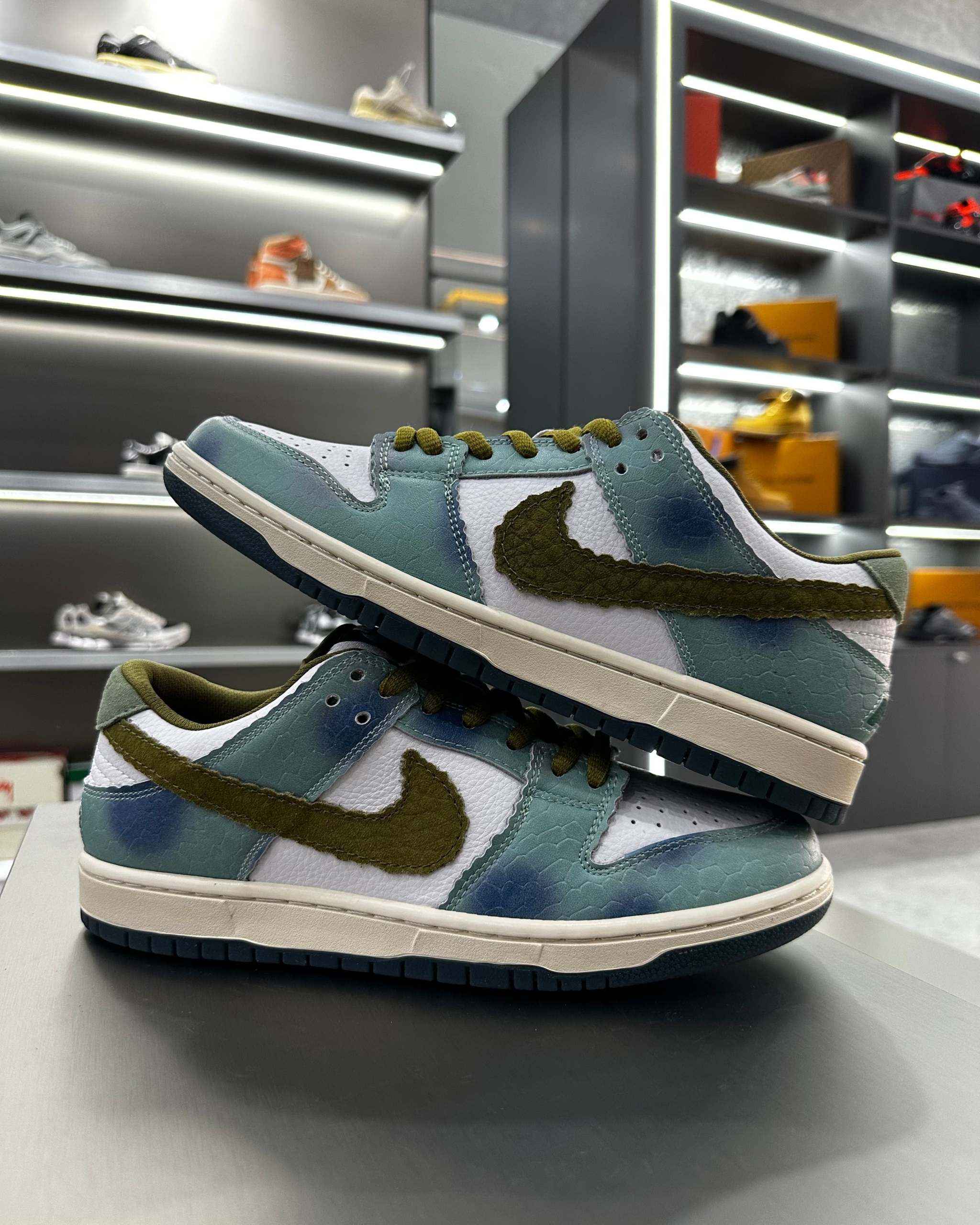 NÍKE SB Dunk Low Alexis Sablone Chameleon - MAGIC CITY