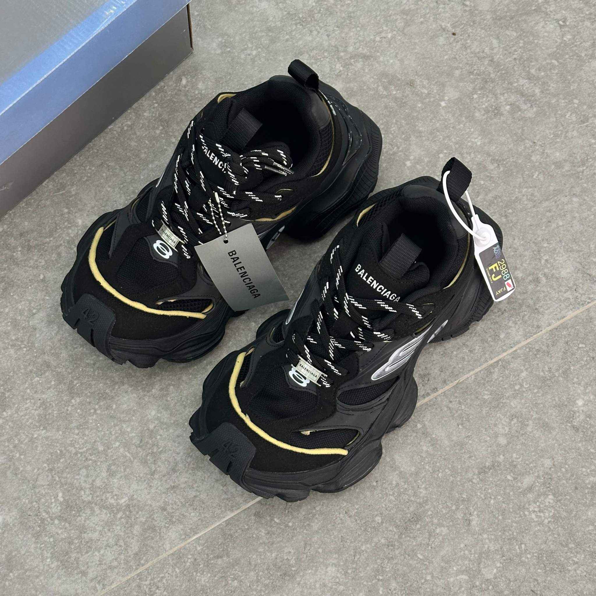 Balenciaga Cargo Sneaker Black - MAGIC CITY