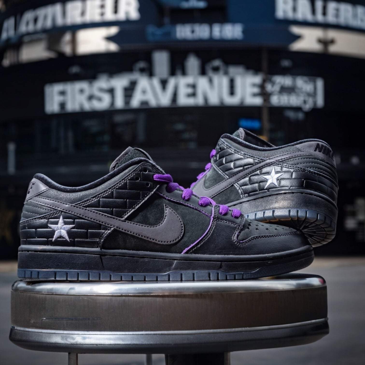 Nike SB dunk low familia first avenue