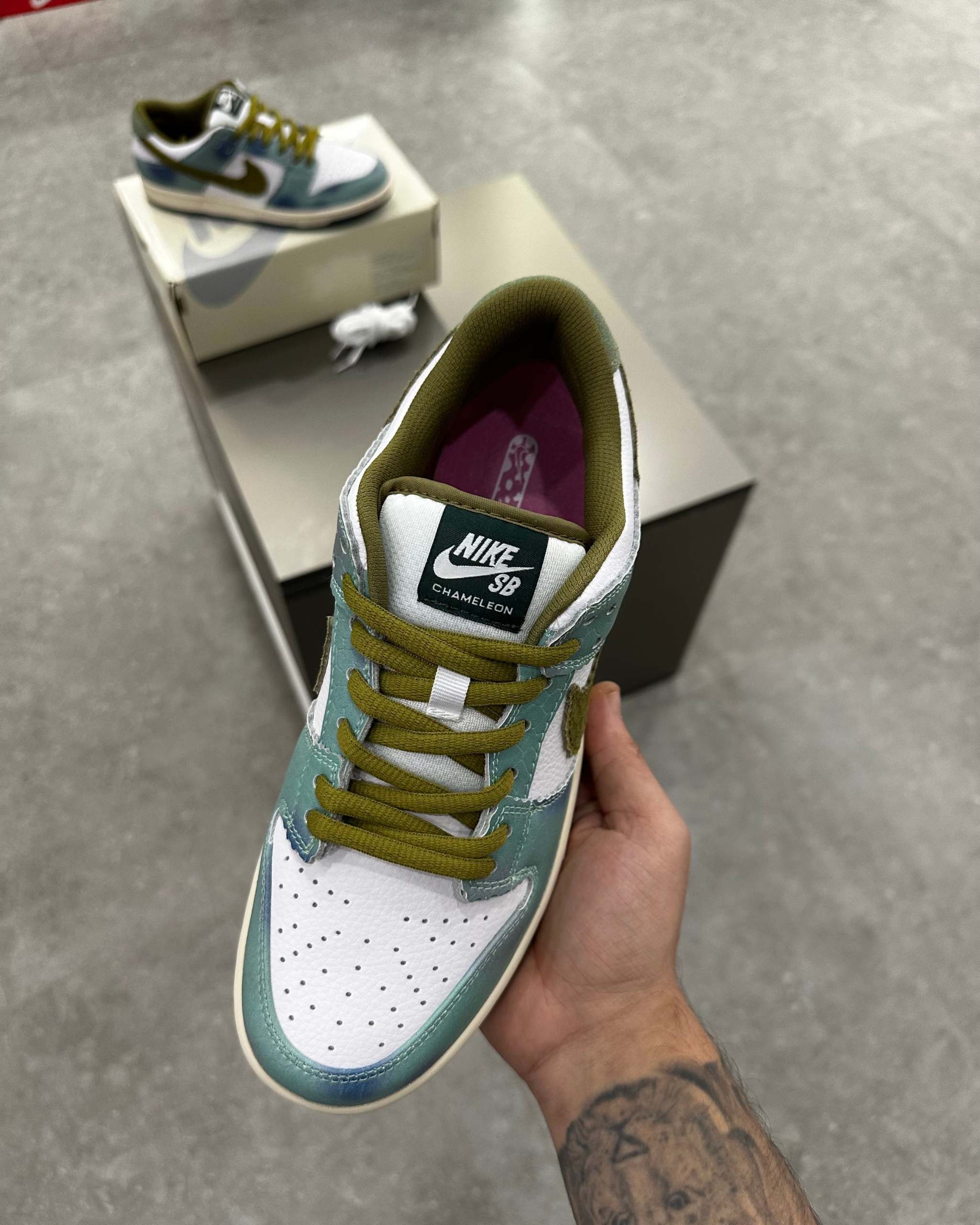 NÍKE SB Dunk Low Alexis Sablone Chameleon
