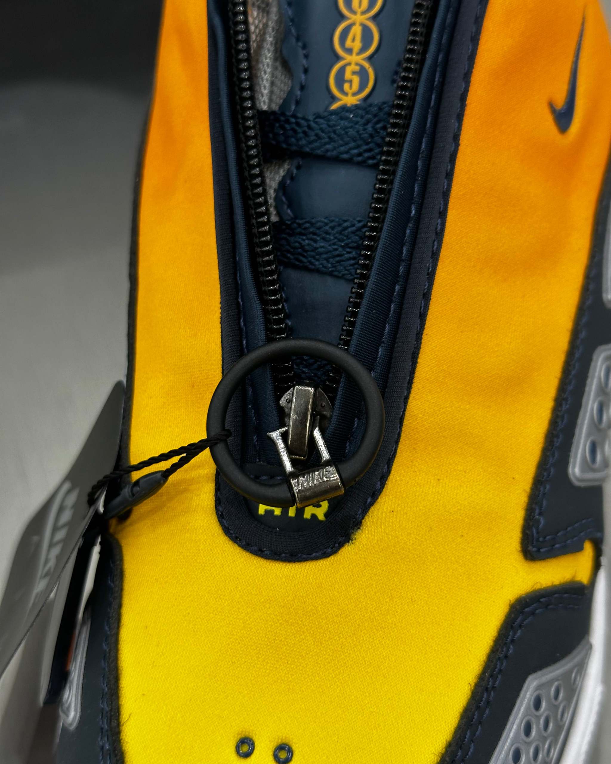 AıR Max SNDR 'Canyon Gold and Deep Ocean'