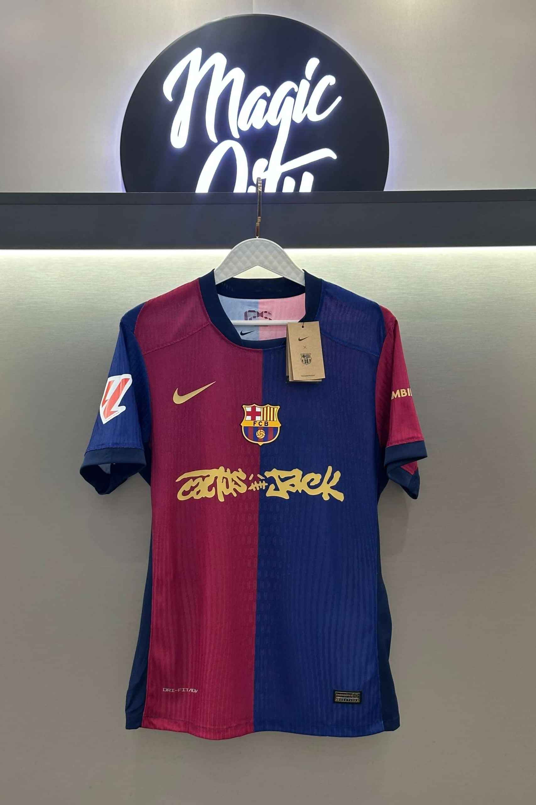FC Barcelona × Travis Scott Limited
Edition Match Home 2025 - MAGIC CITY