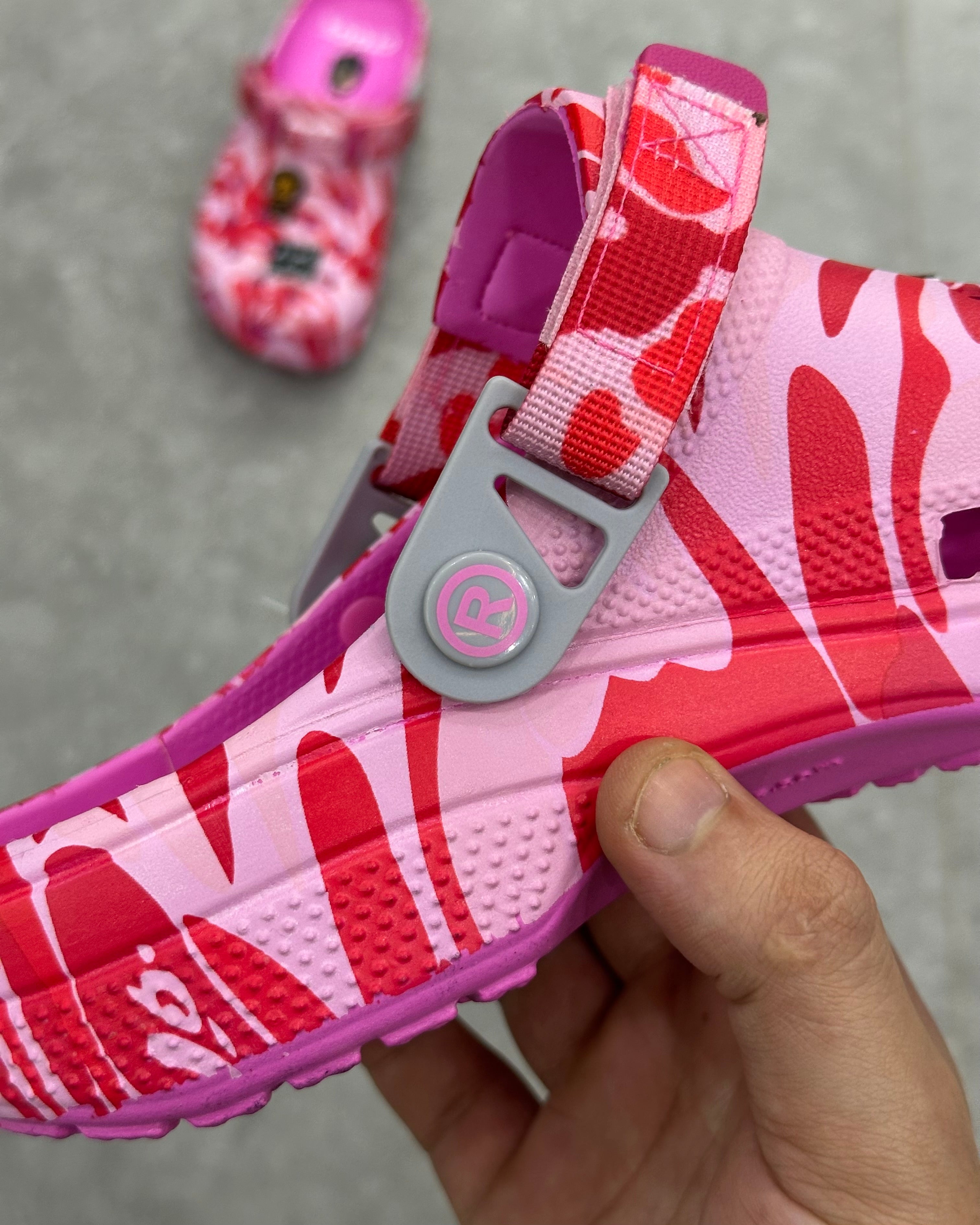 Crocs X A Bathing Ape ABC
Camo - Pink
