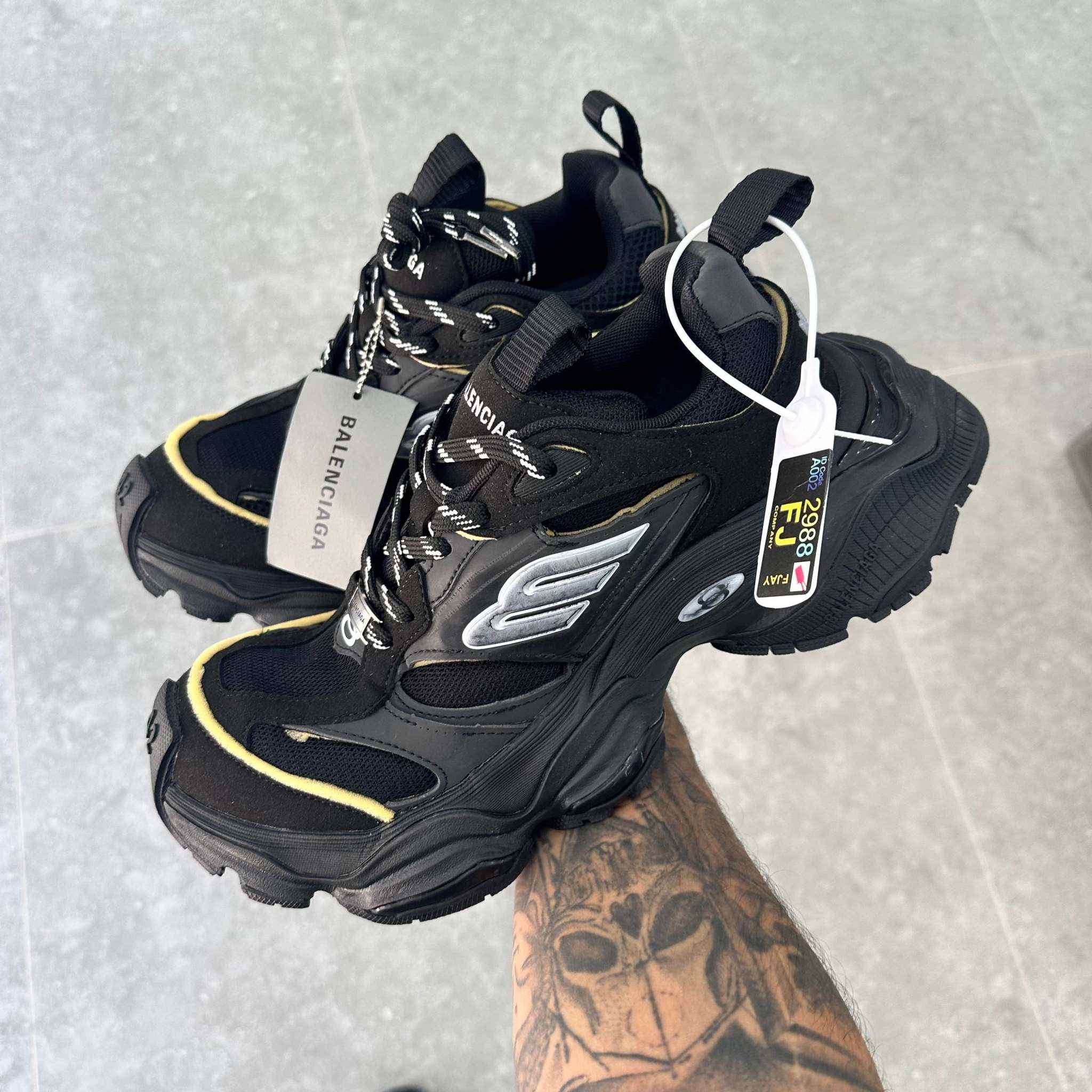 Balenciaga Cargo Sneaker Black - MAGIC CITY