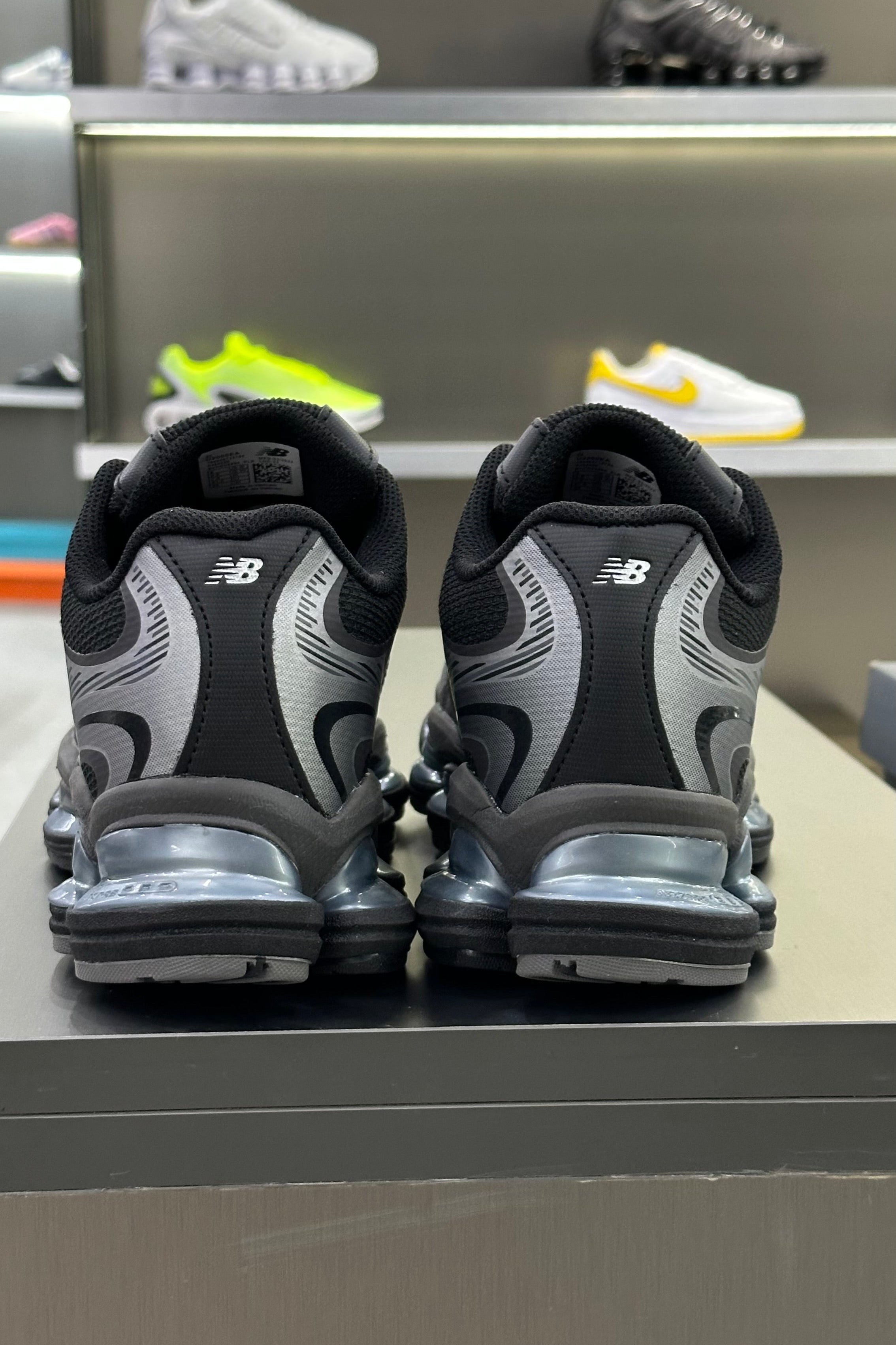 New Balance Abzorb 2000 Black Grey