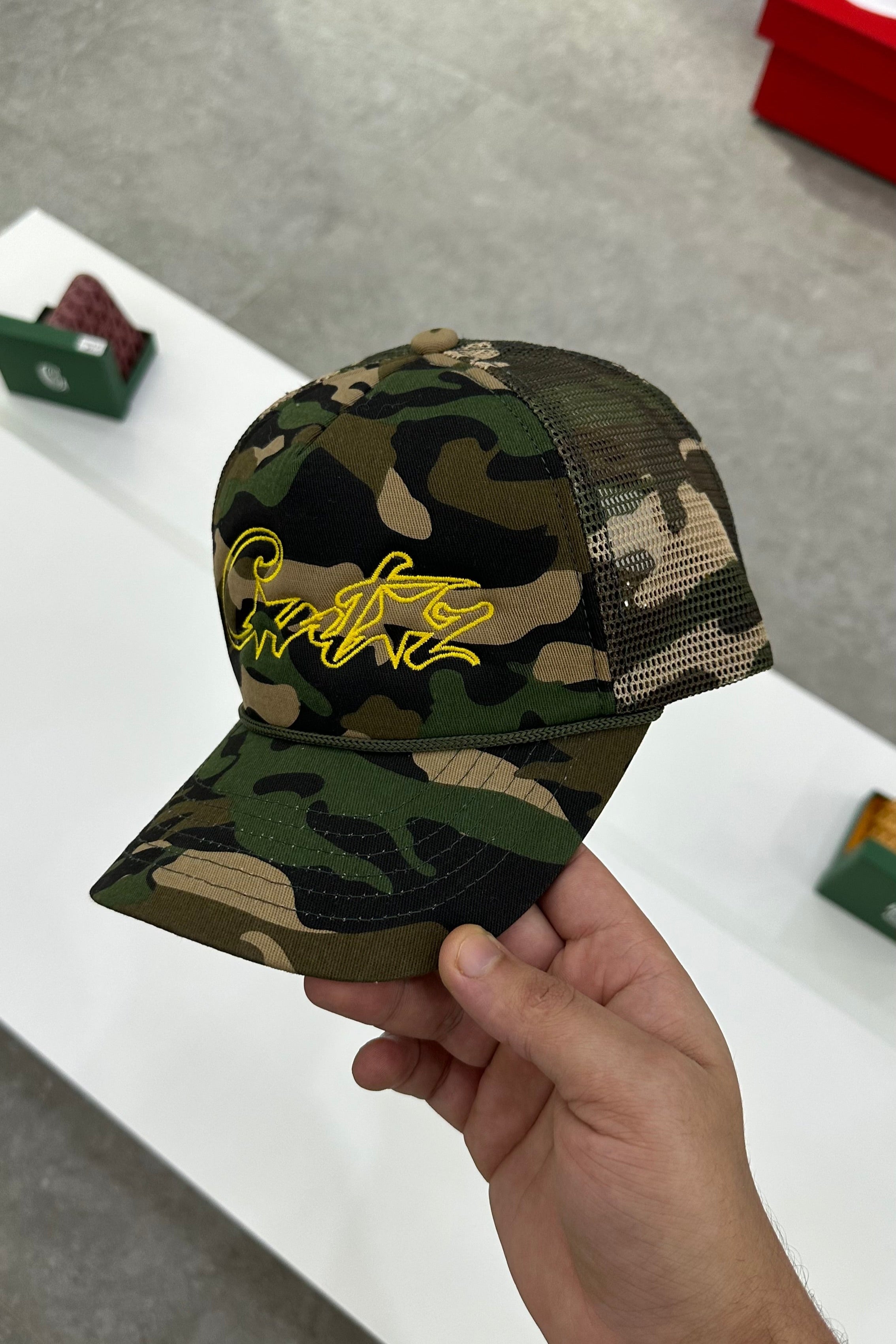 CORTEIZ 5 STARZ Alcatraz Trucker Hat – Camo Yellow
