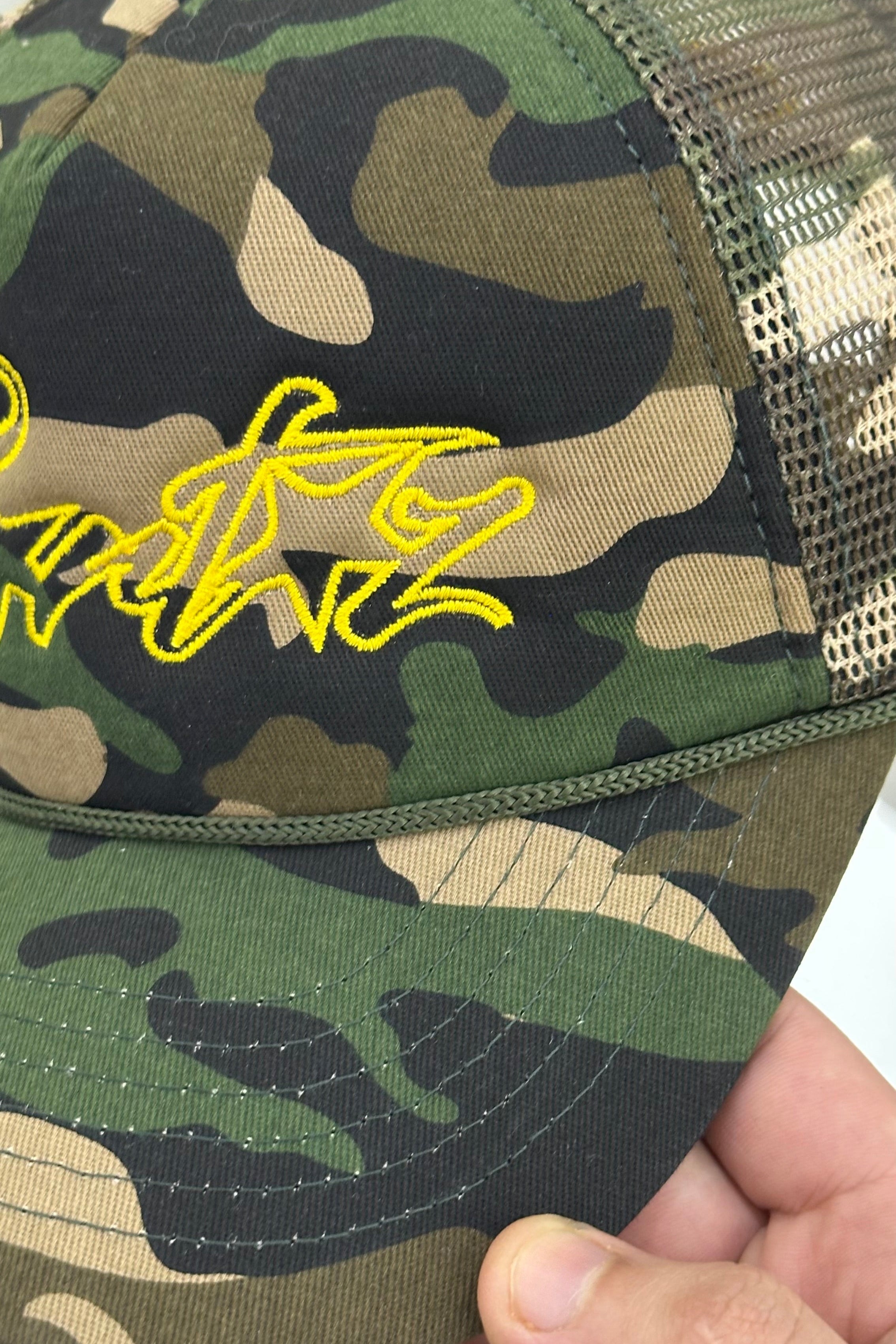 CORTEIZ 5 STARZ Alcatraz Trucker Hat – Camo Yellow