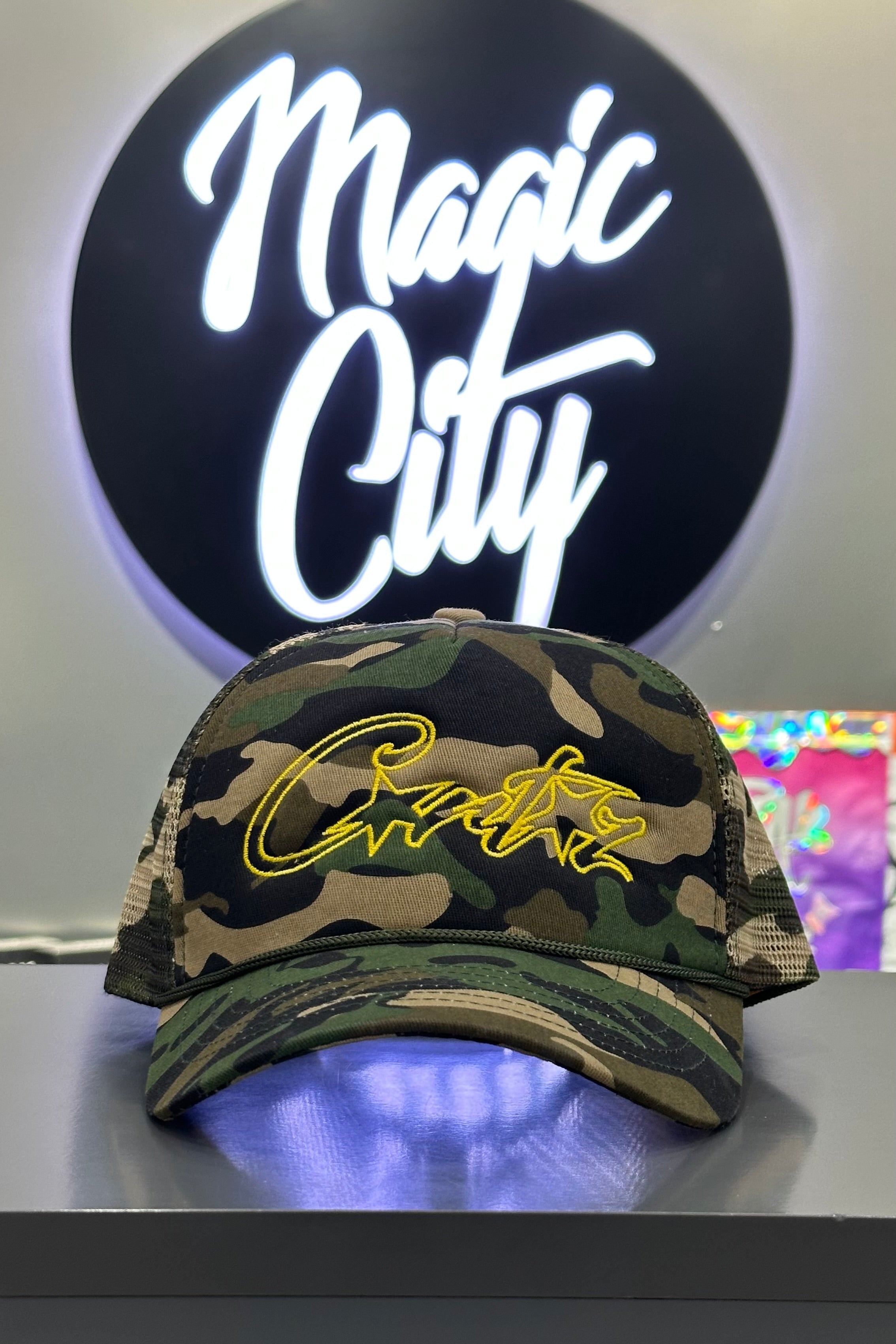 CORTEIZ 5 STARZ Alcatraz Trucker Hat – Camo Yellow