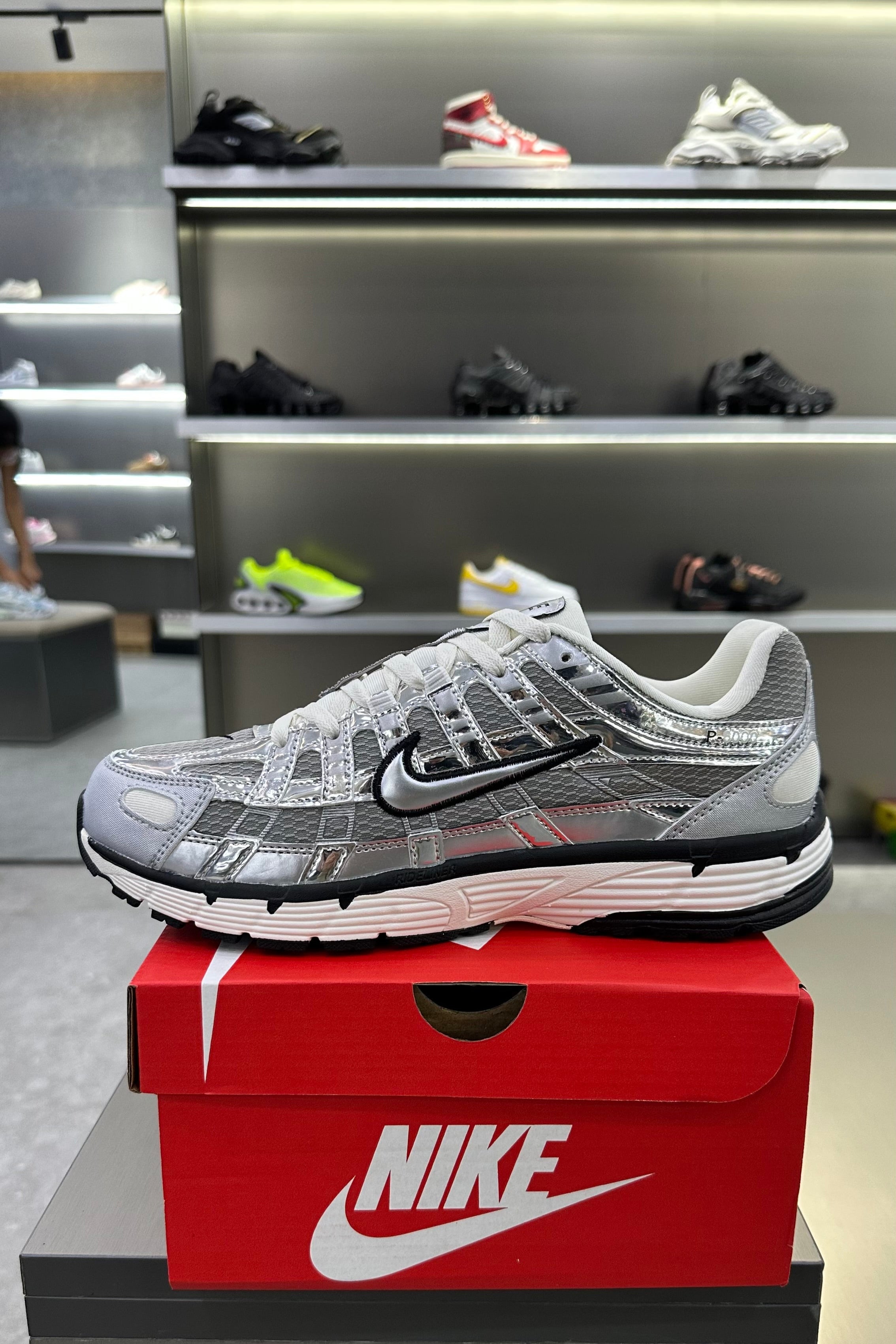 Nıke P-6000 Metallic Silver