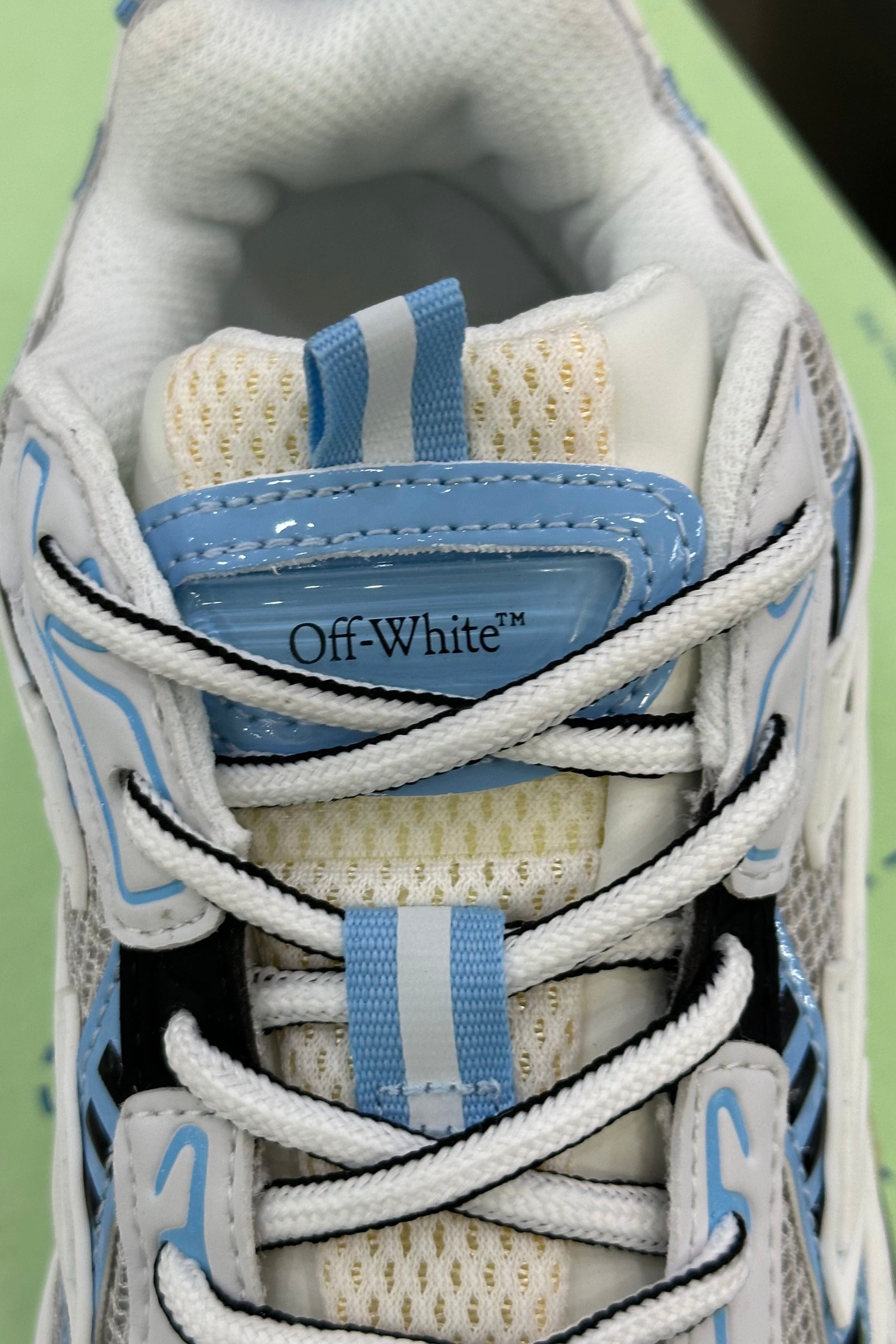 Off White Be Right Back - WHITE