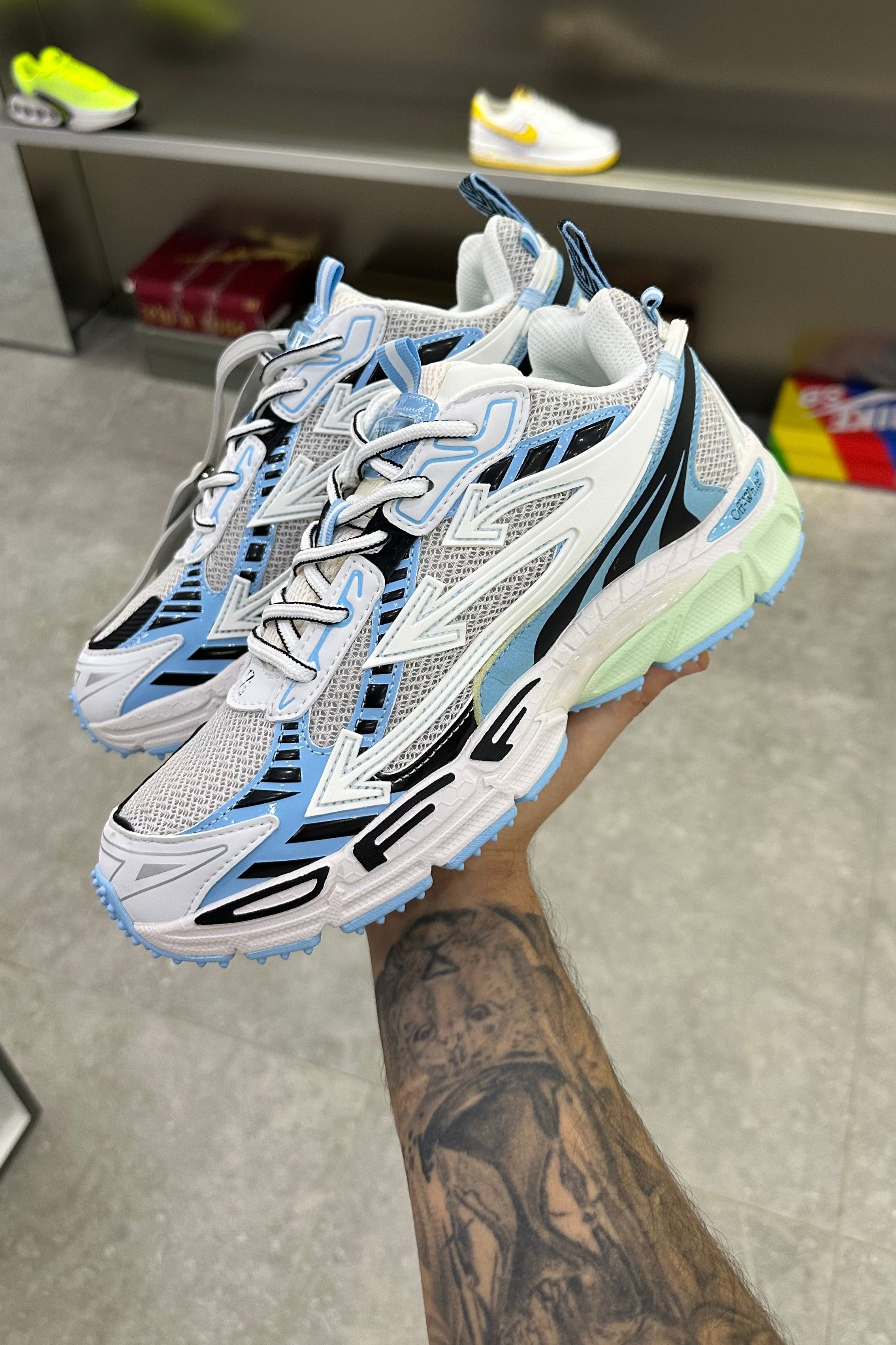 Off White Be Right Back - WHITE