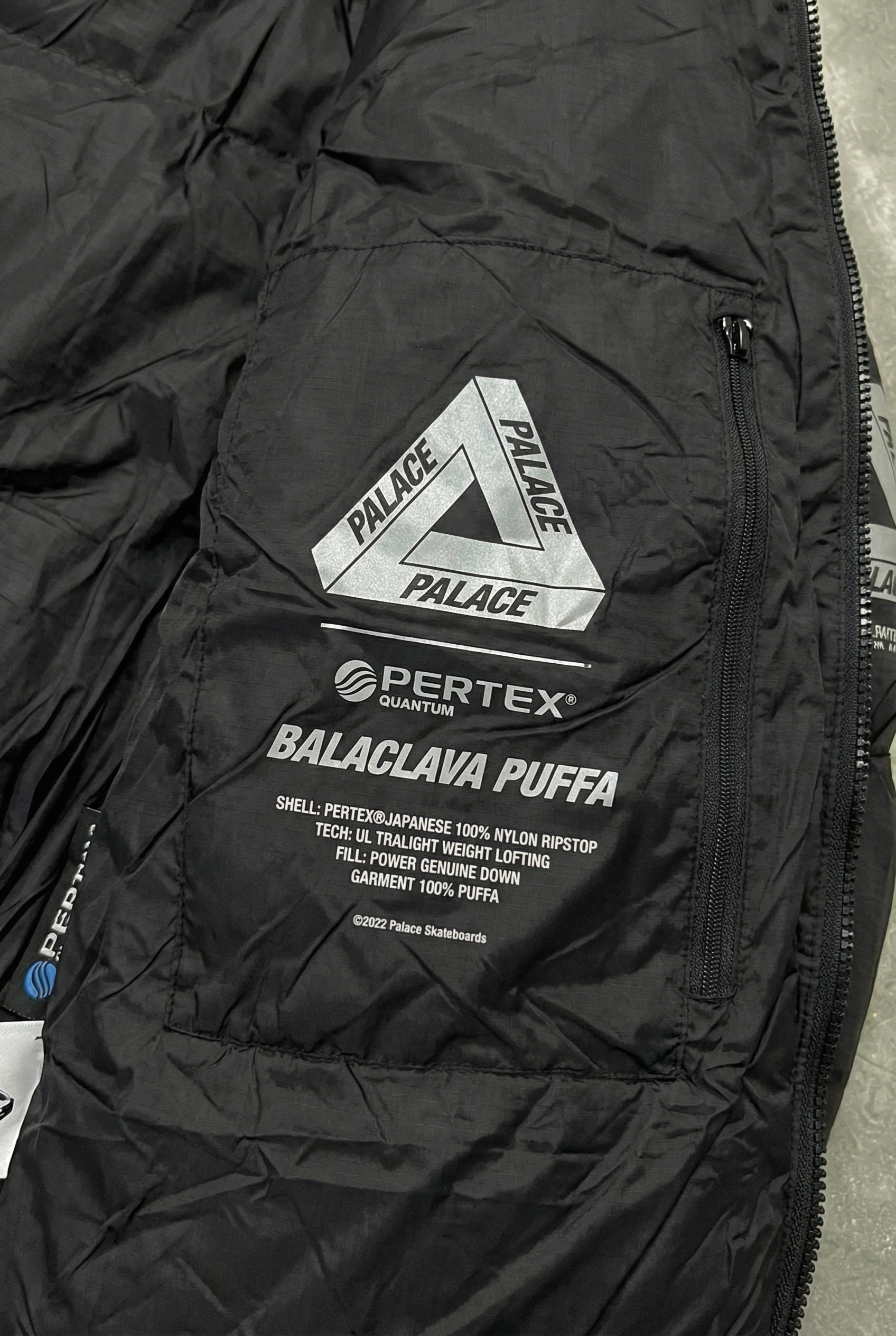 PALACE PERTEX FROST BALACLAVA PUFFA - Balck