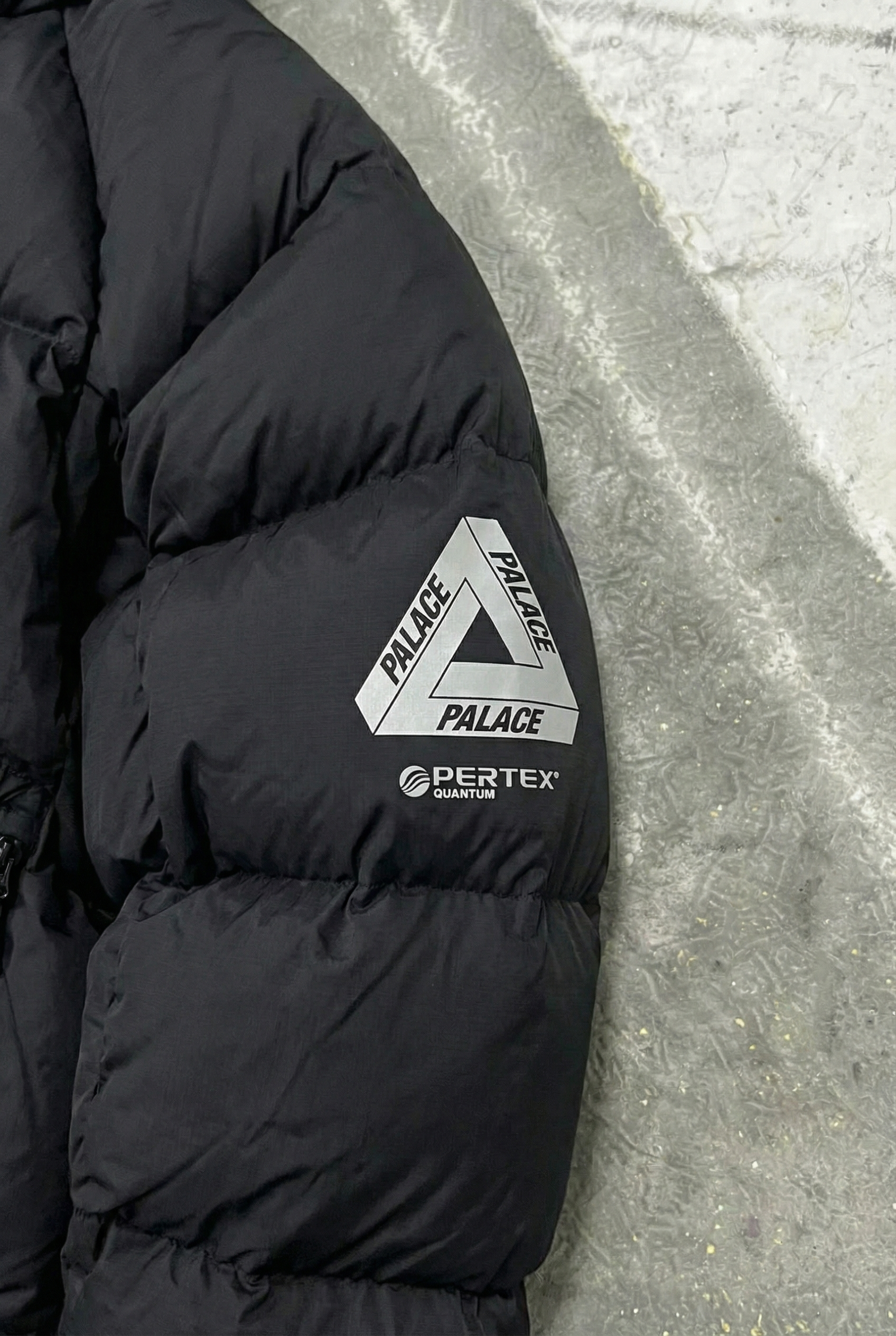 PALACE PERTEX FROST BALACLAVA PUFFA - Balck