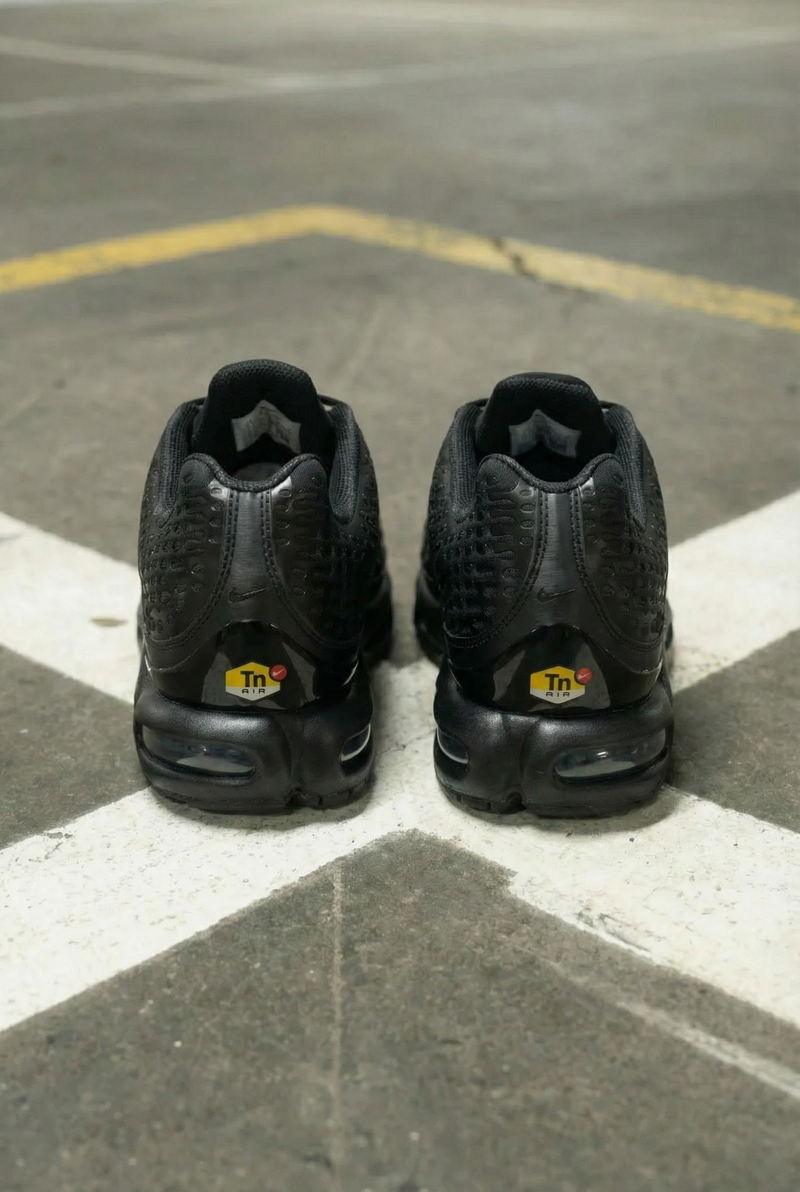 Nike Air Max Plus VII Triple Black