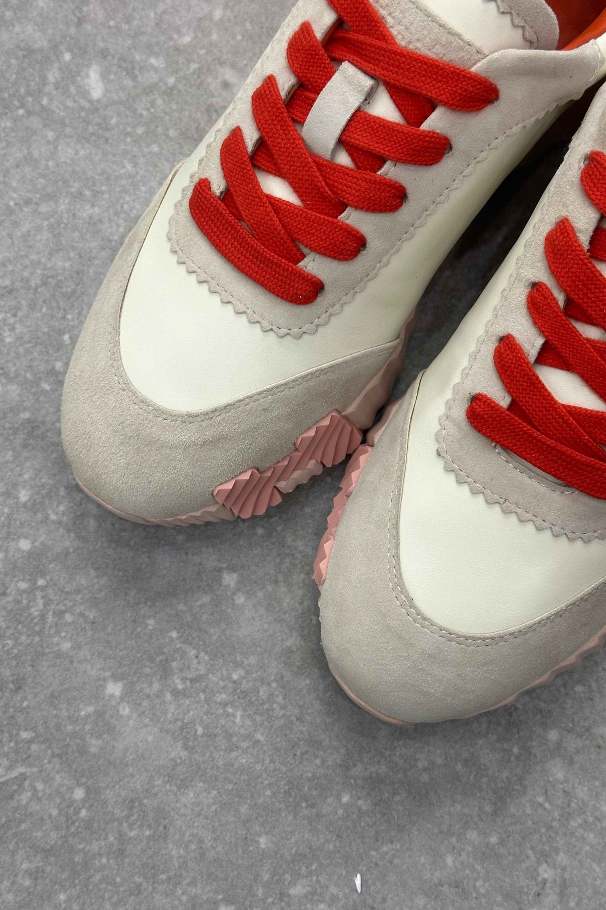 Hermès Bouncing Sneaker – Cream Pink Sole