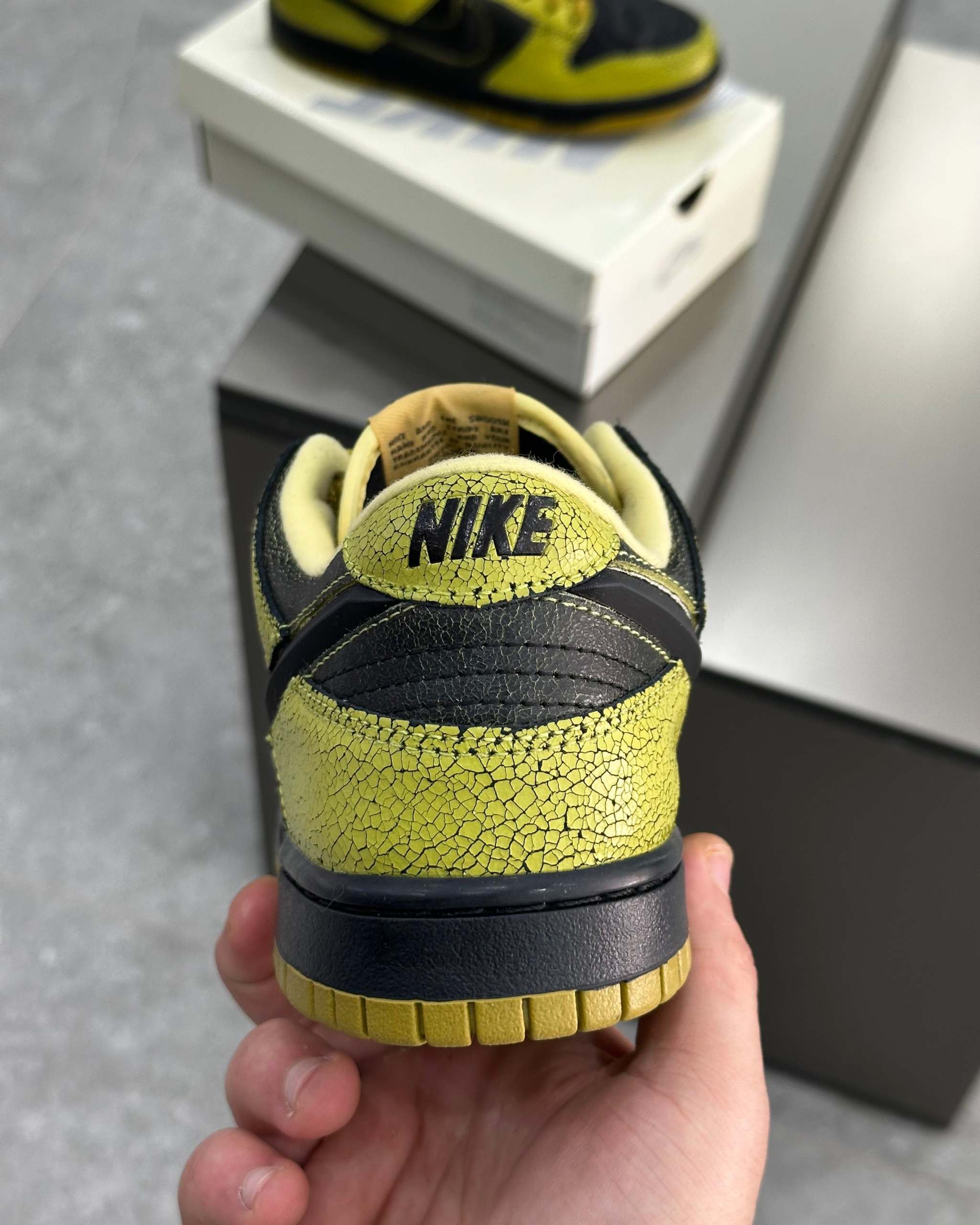 Níke Dunk Low Retro QS Halloween
Skull