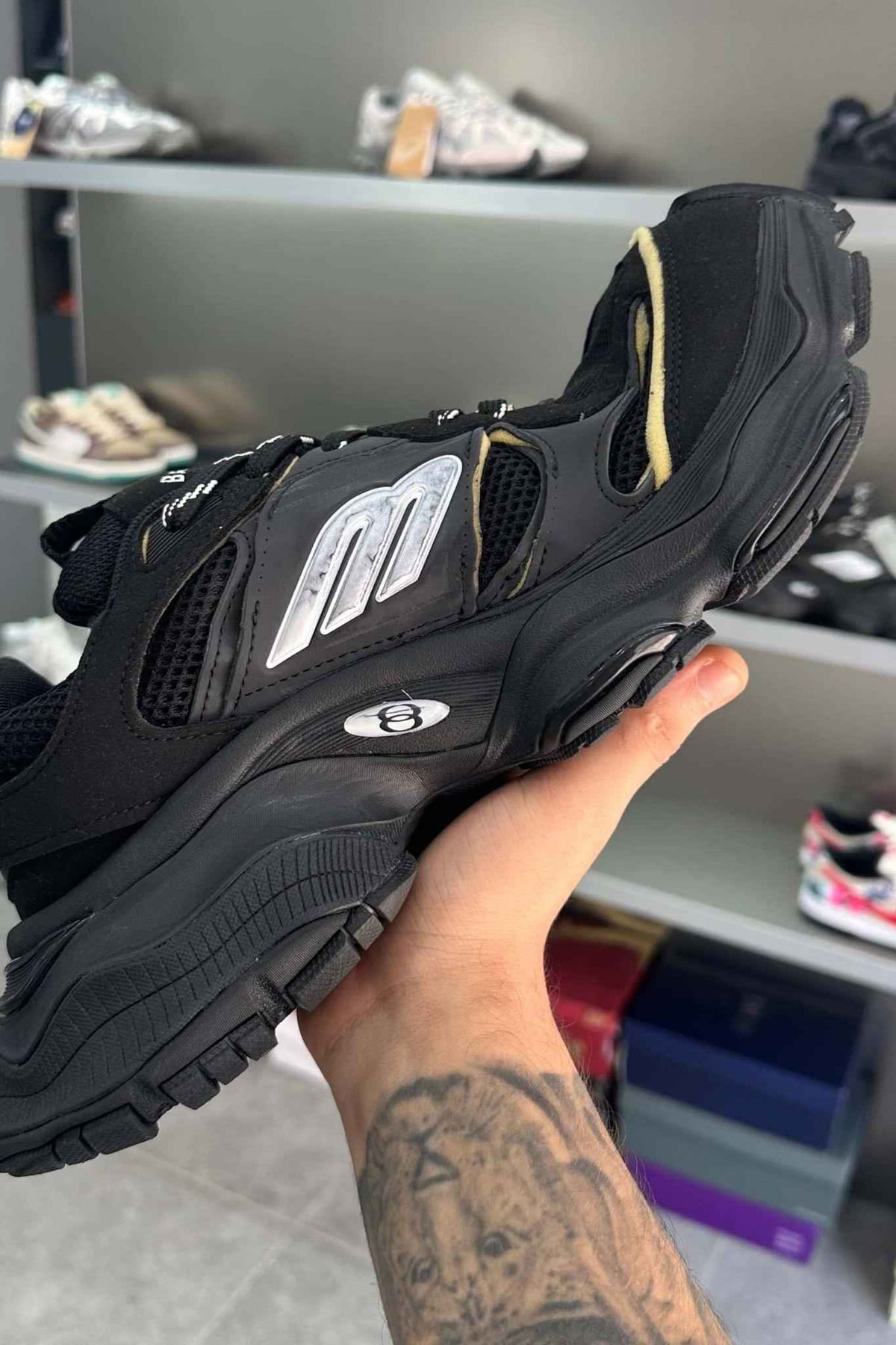 Balenciaga Cargo Sneaker Black - MAGIC CITY