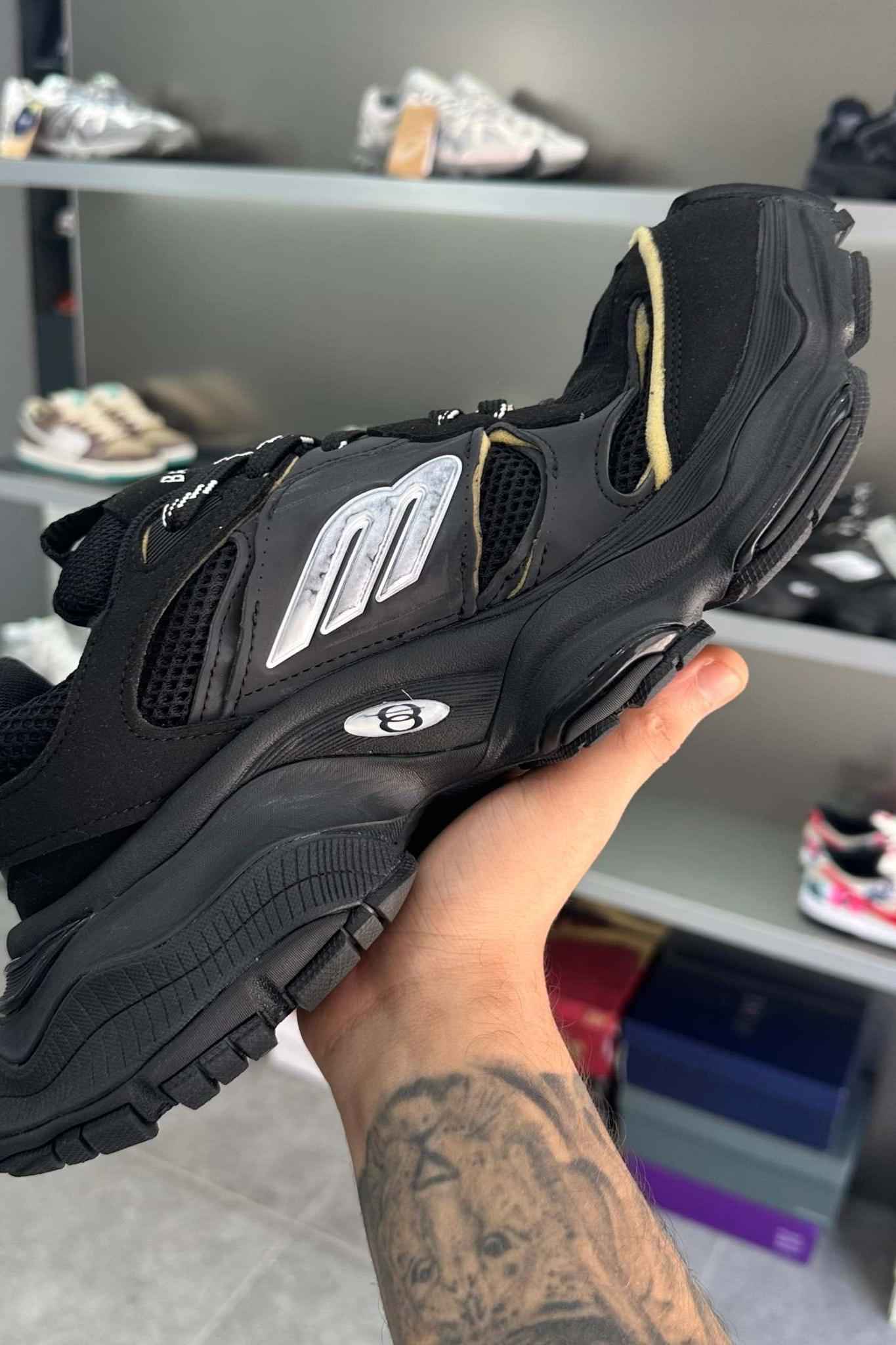 Balenciaga Cargo Sneaker Black - MAGIC CITY