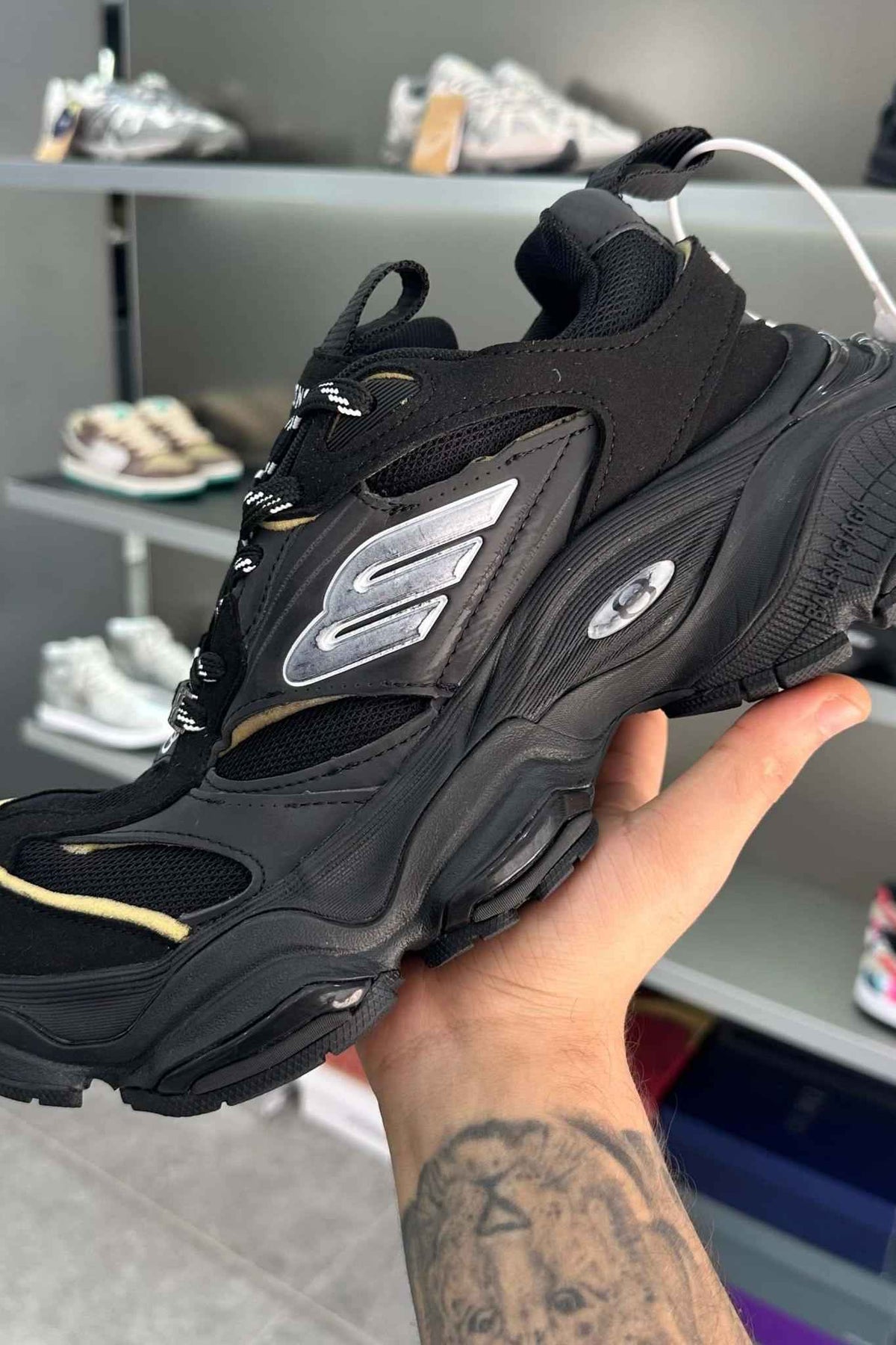 Balenciaga Cargo Sneaker Black - MAGIC CITY