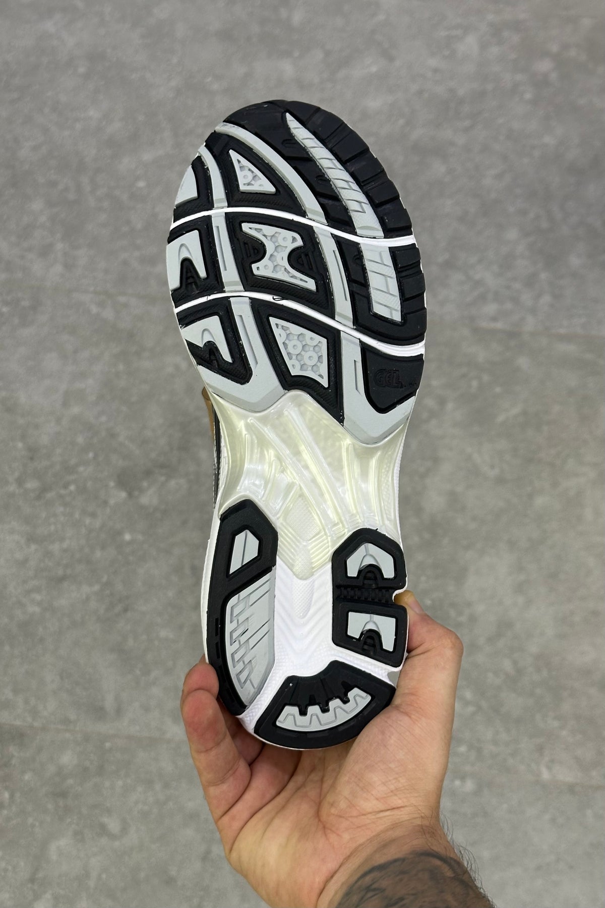 ASICS Gel-Kayano 14 – White Fjord Grey