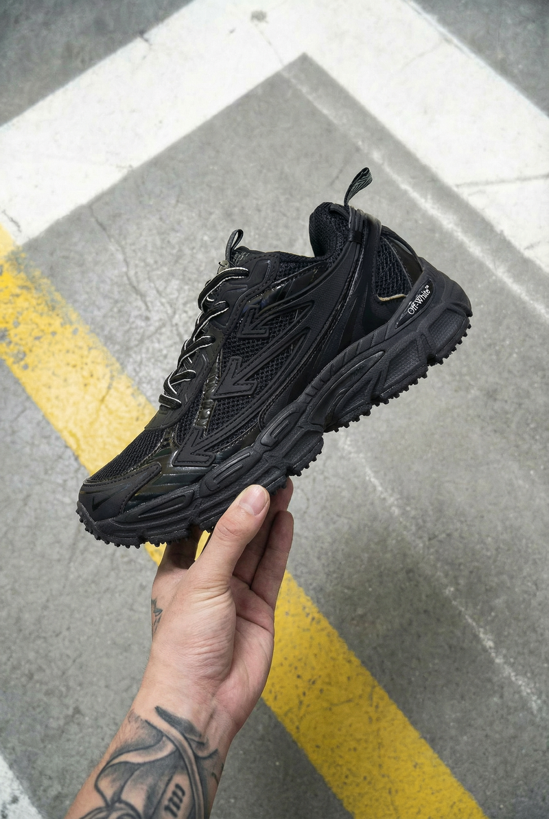 OFF-WHITE Be Right Back - BLACK