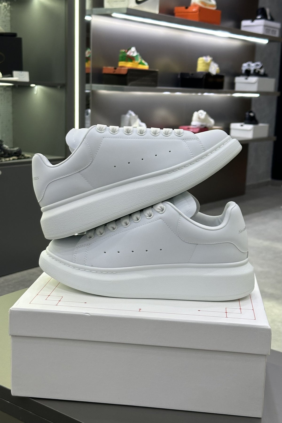 Alexander McQueen Oversized Sneaker Triple White in store
