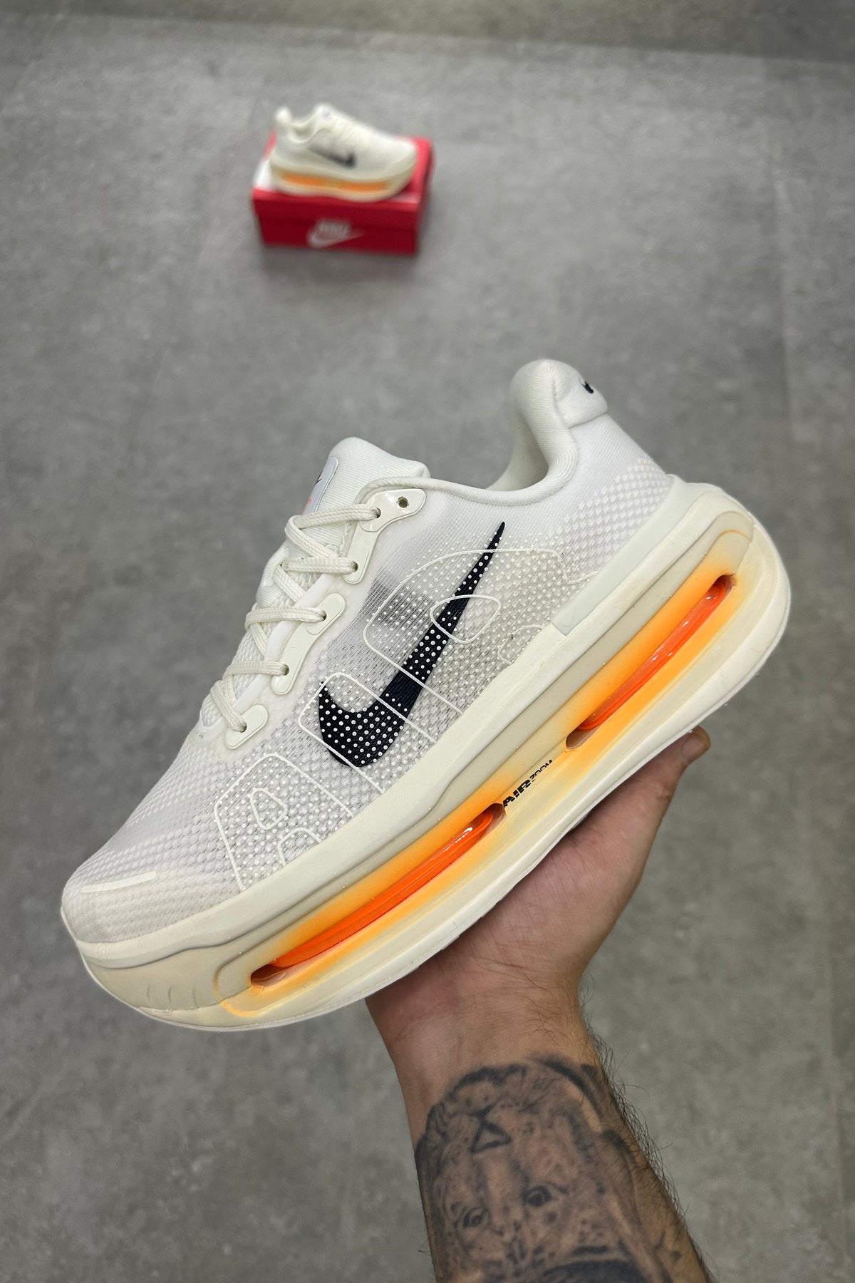 Nike Vomero Premium - White Bright Crimson