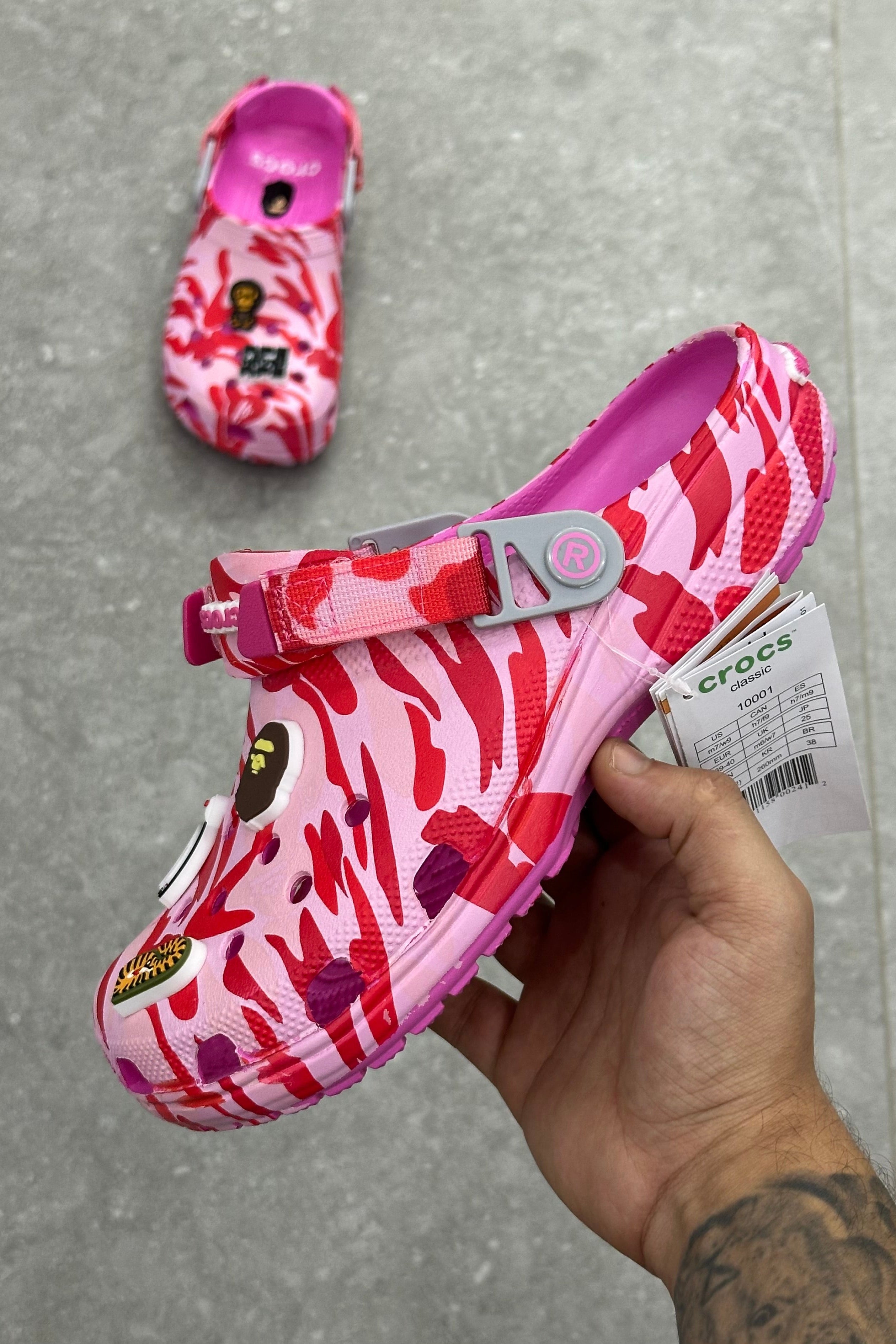 Crocs X A Bathing Ape ABC
Camo - Pink - MAGIC CITY