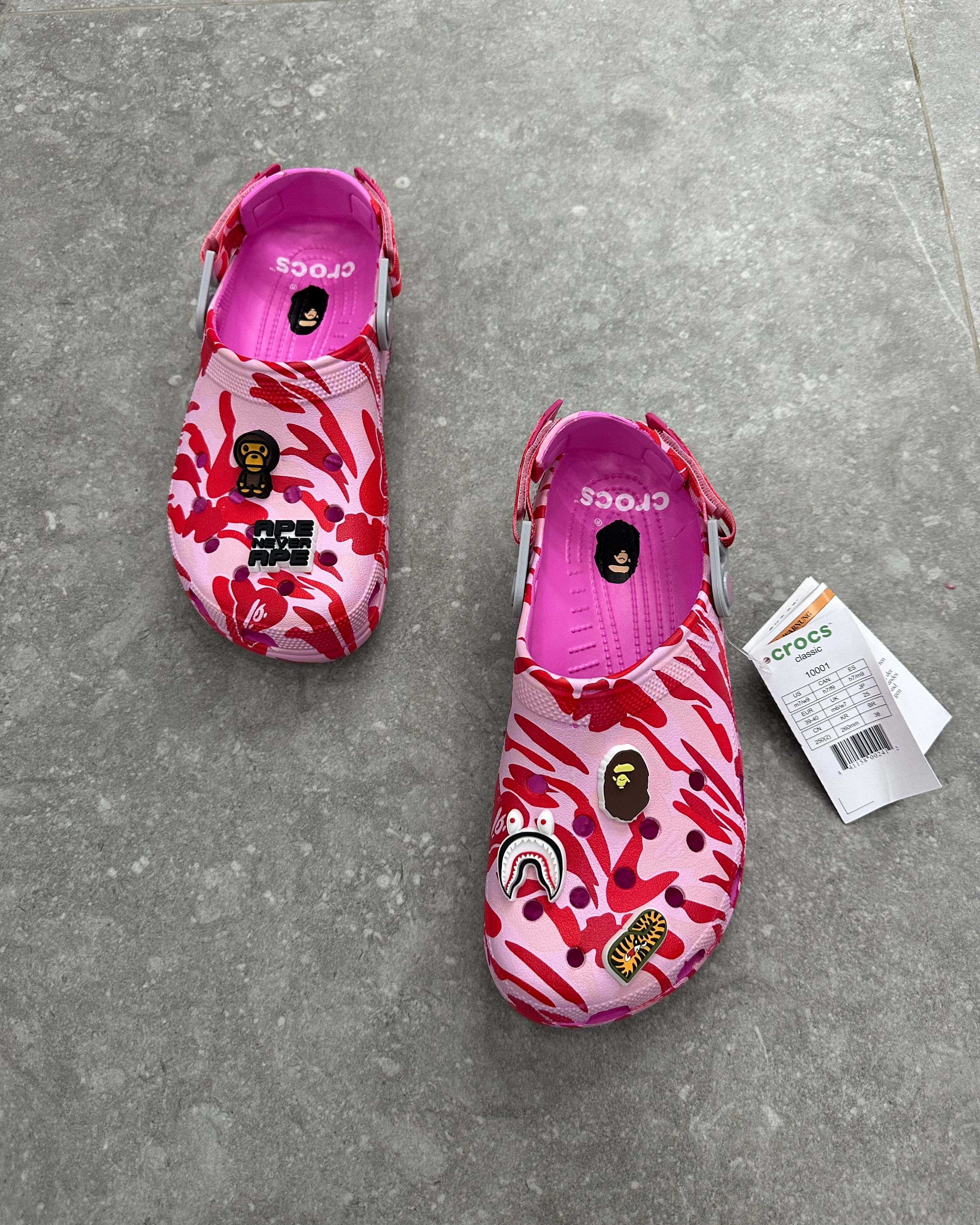 Crocs X A Bathing Ape ABC
Camo - Pink